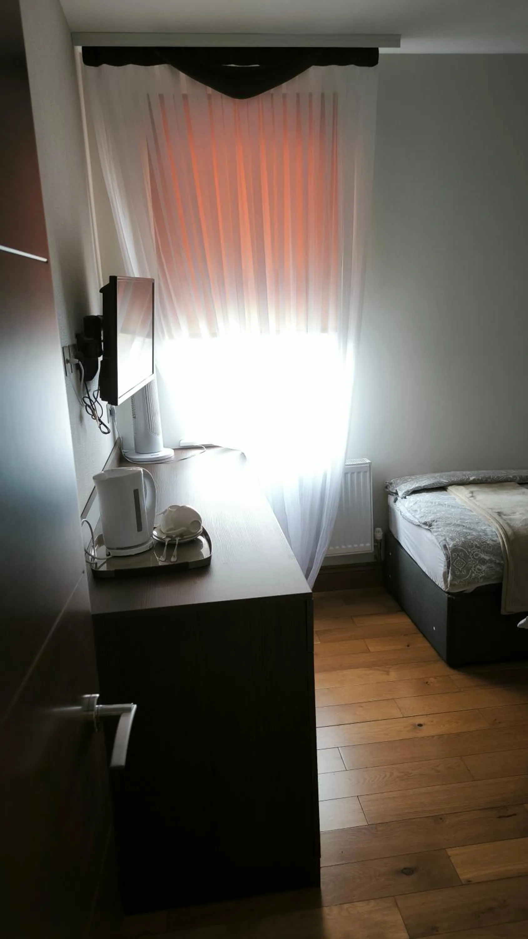 Bedroom, Bed in OYO The Kilburn Arms