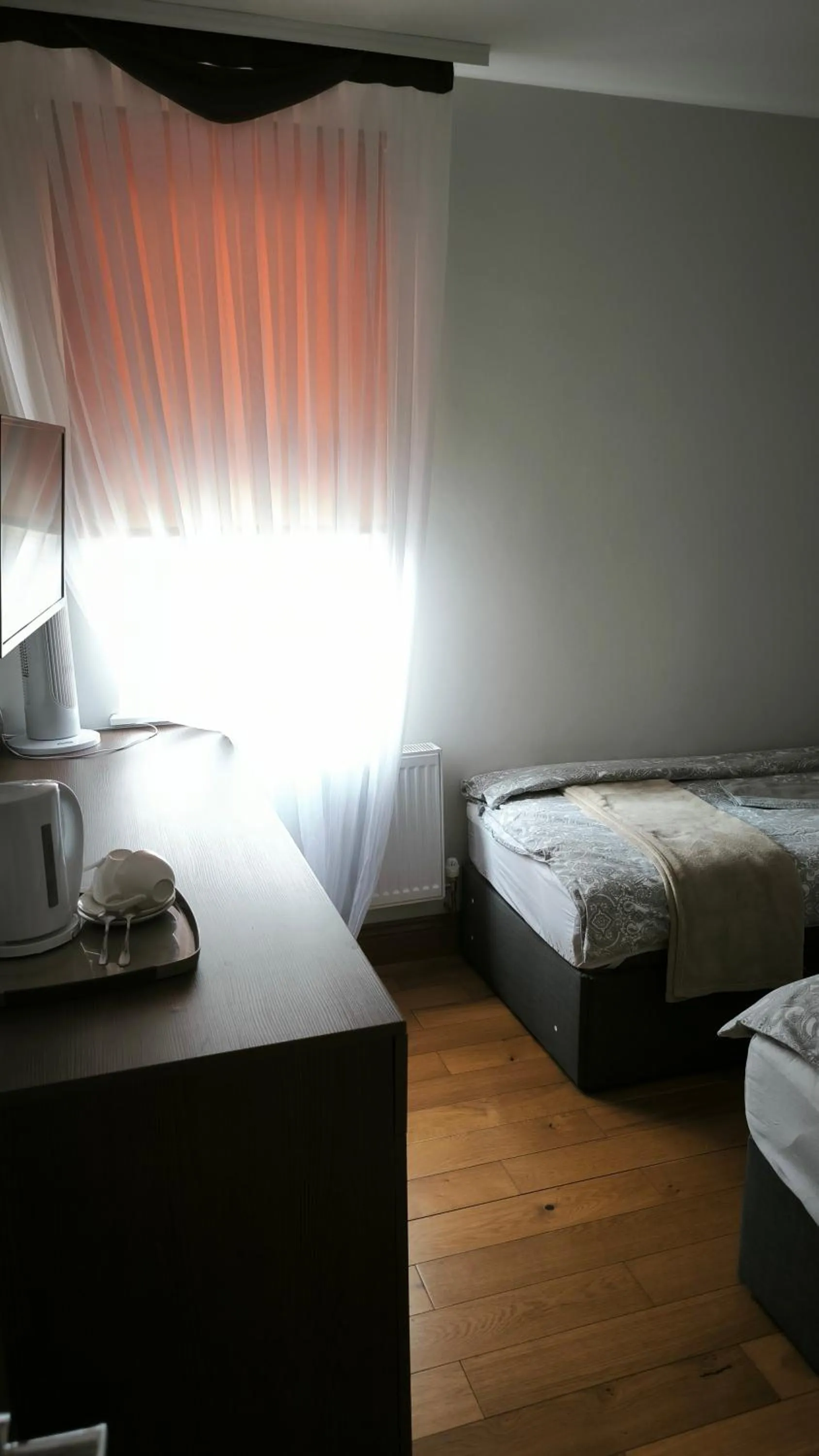 Bedroom, Bed in OYO The Kilburn Arms