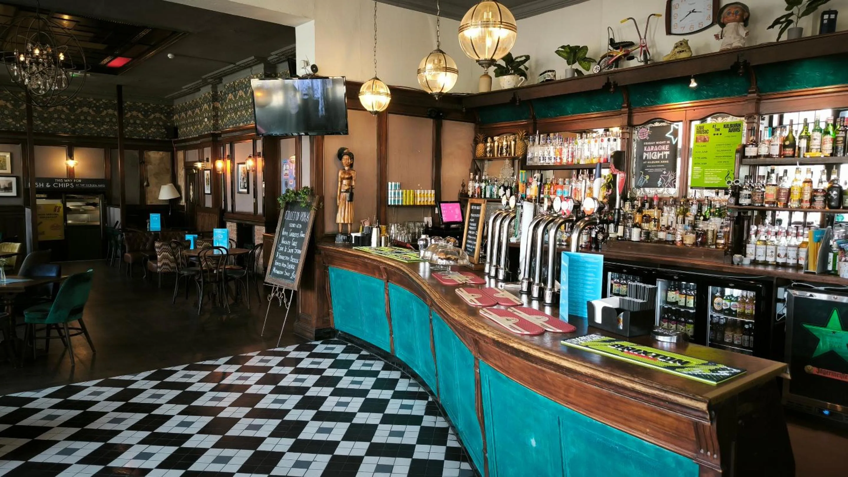 Lounge or bar in OYO The Kilburn Arms