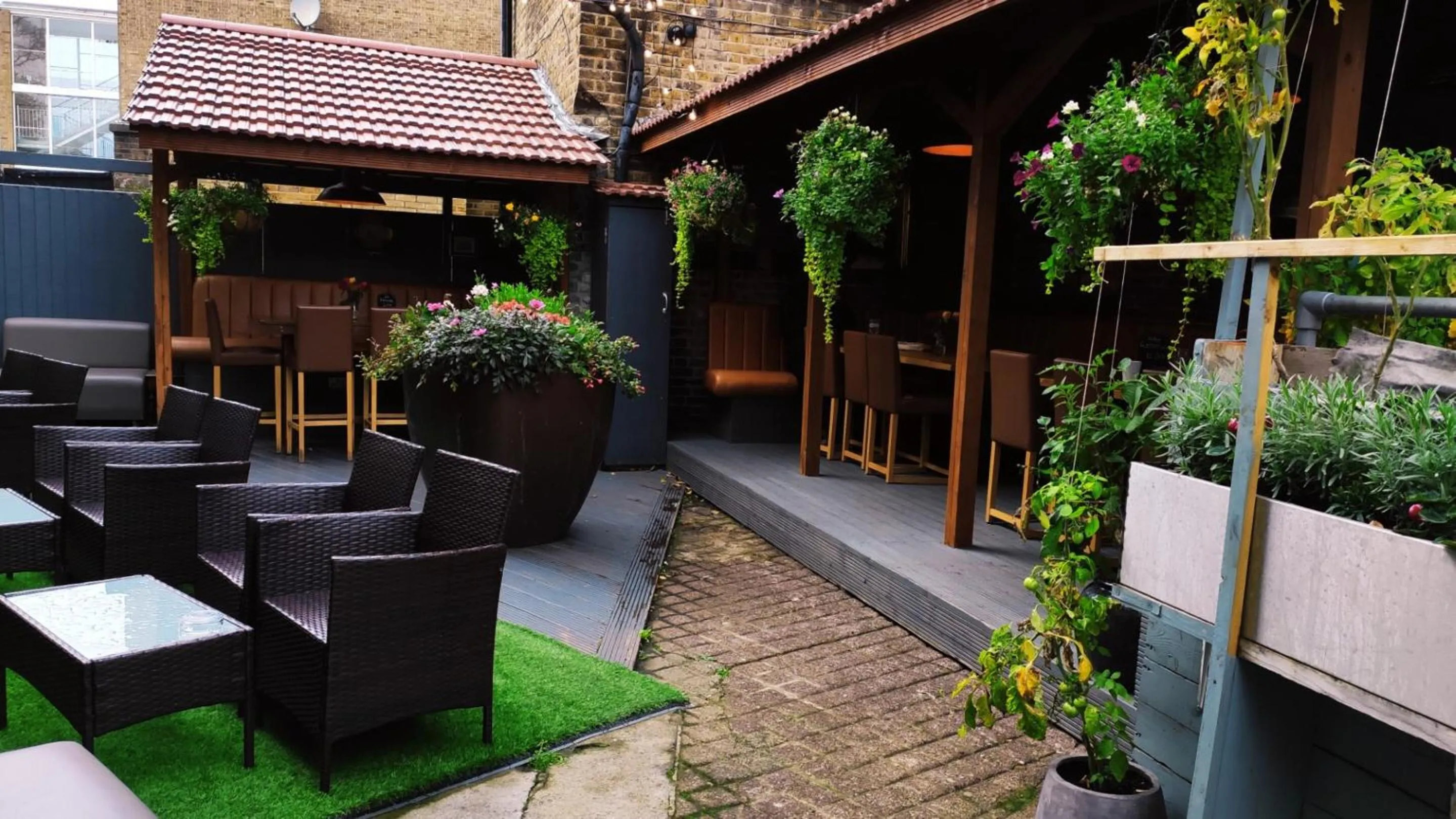 Restaurant/places to eat in OYO The Kilburn Arms