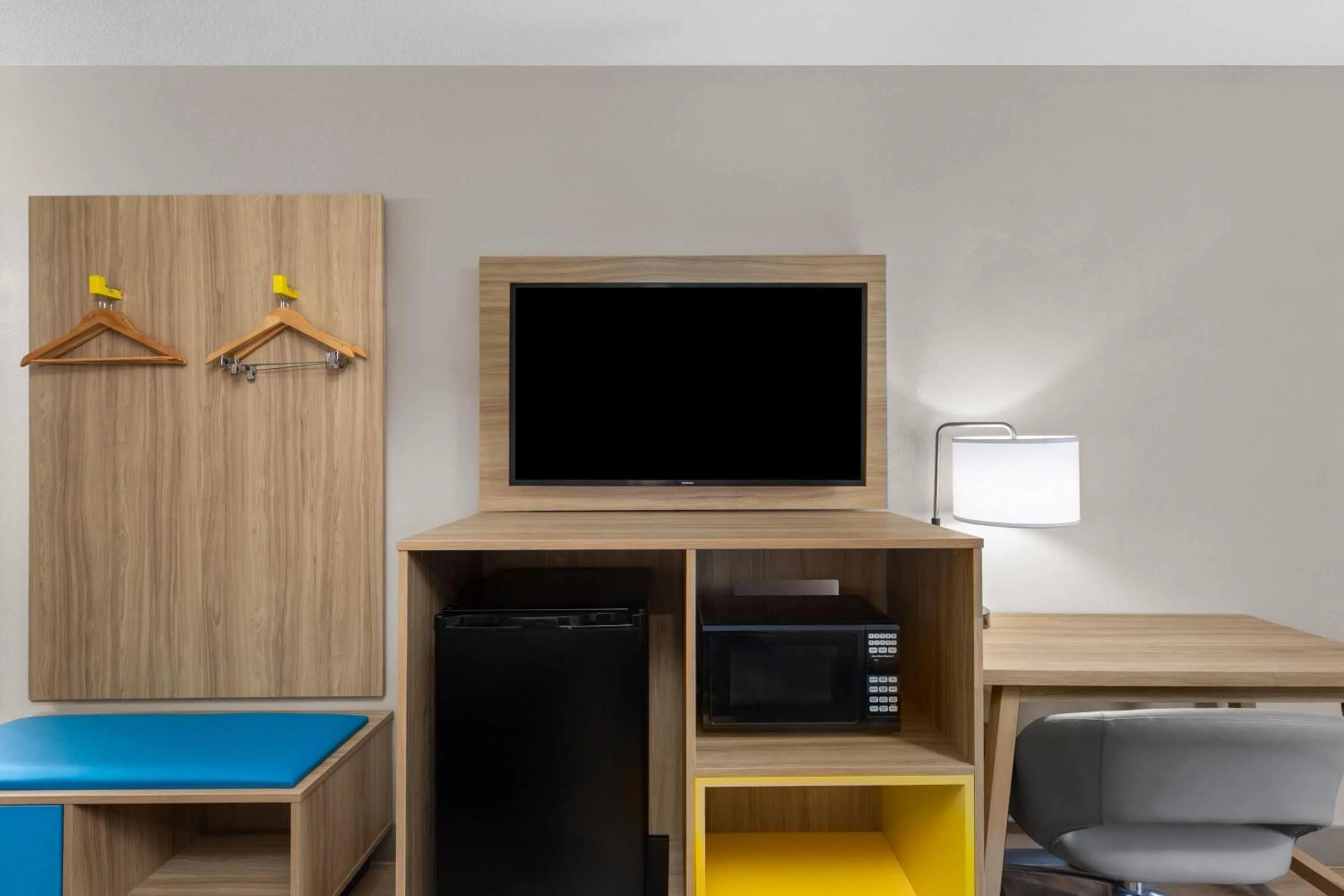 Photo of the whole room in Days Inn by Wyndham Charleston WV