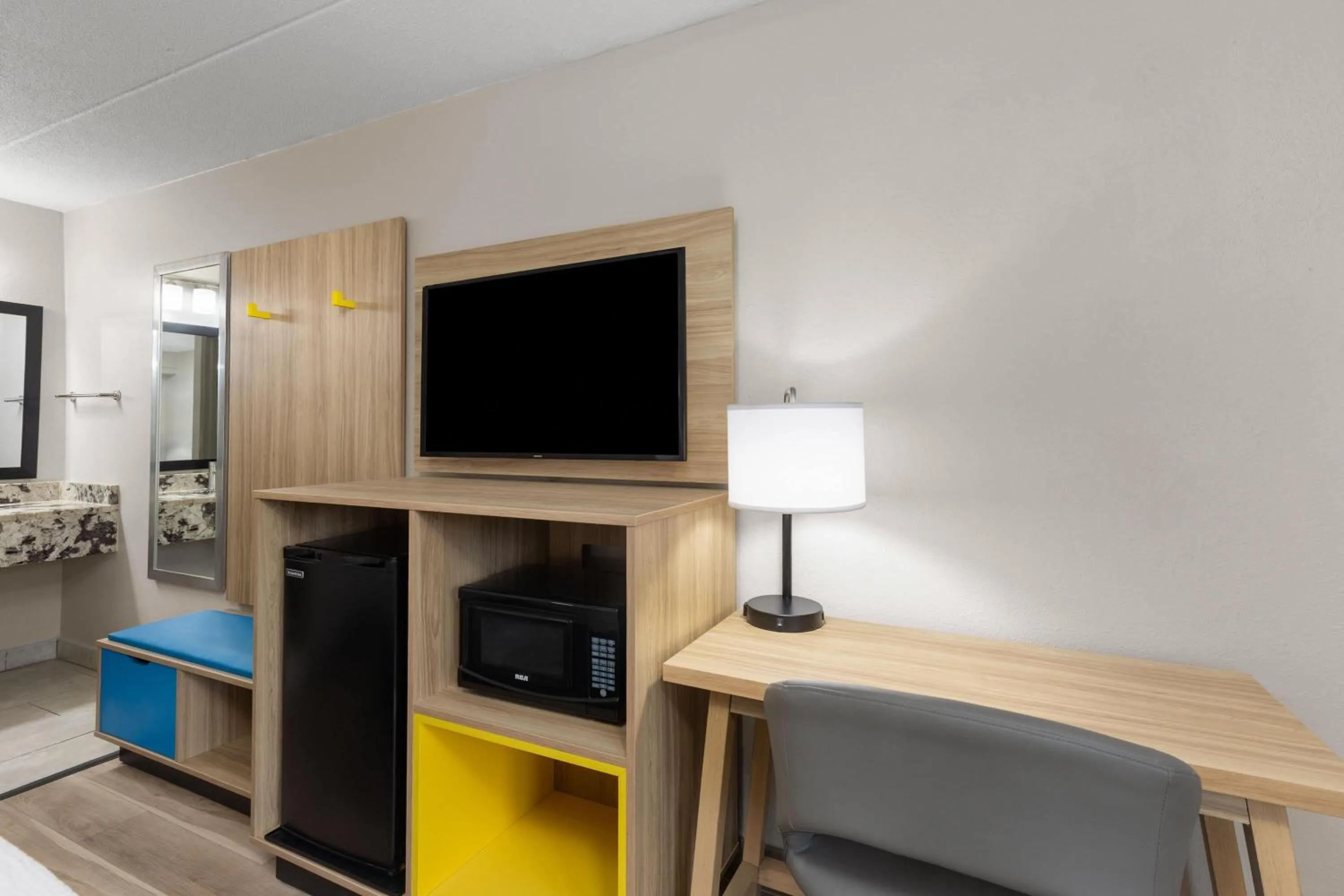 Photo of the whole room in Days Inn by Wyndham Charleston WV