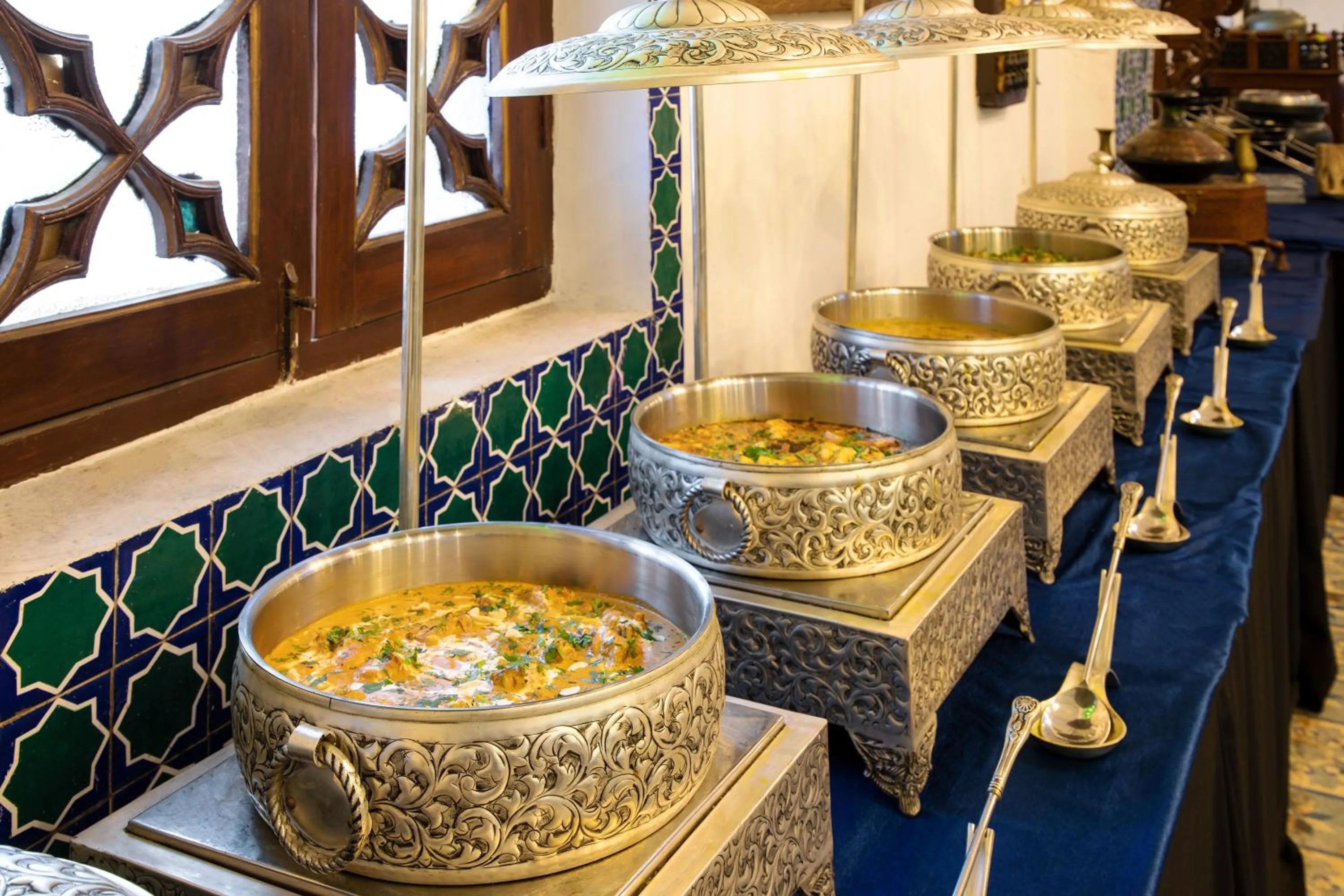 Restaurant/places to eat in Bundelkhand Riverside