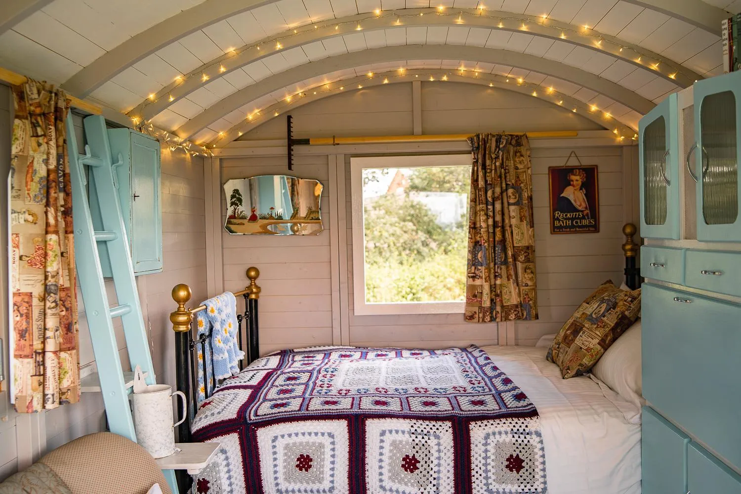 Bedroom, Bed in Higher Farm