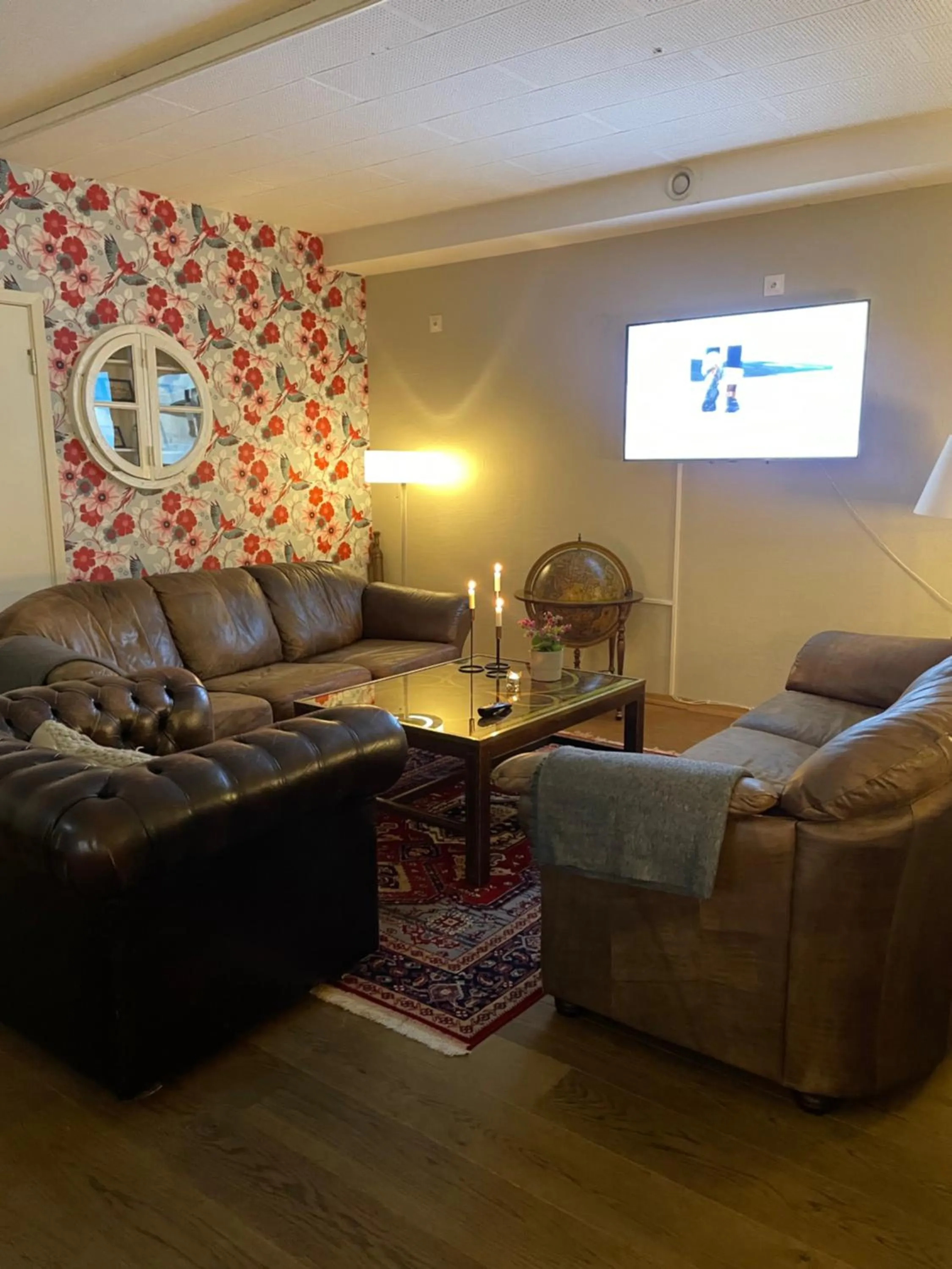 Communal lounge/ TV room in Hotell Briggen i Åhus