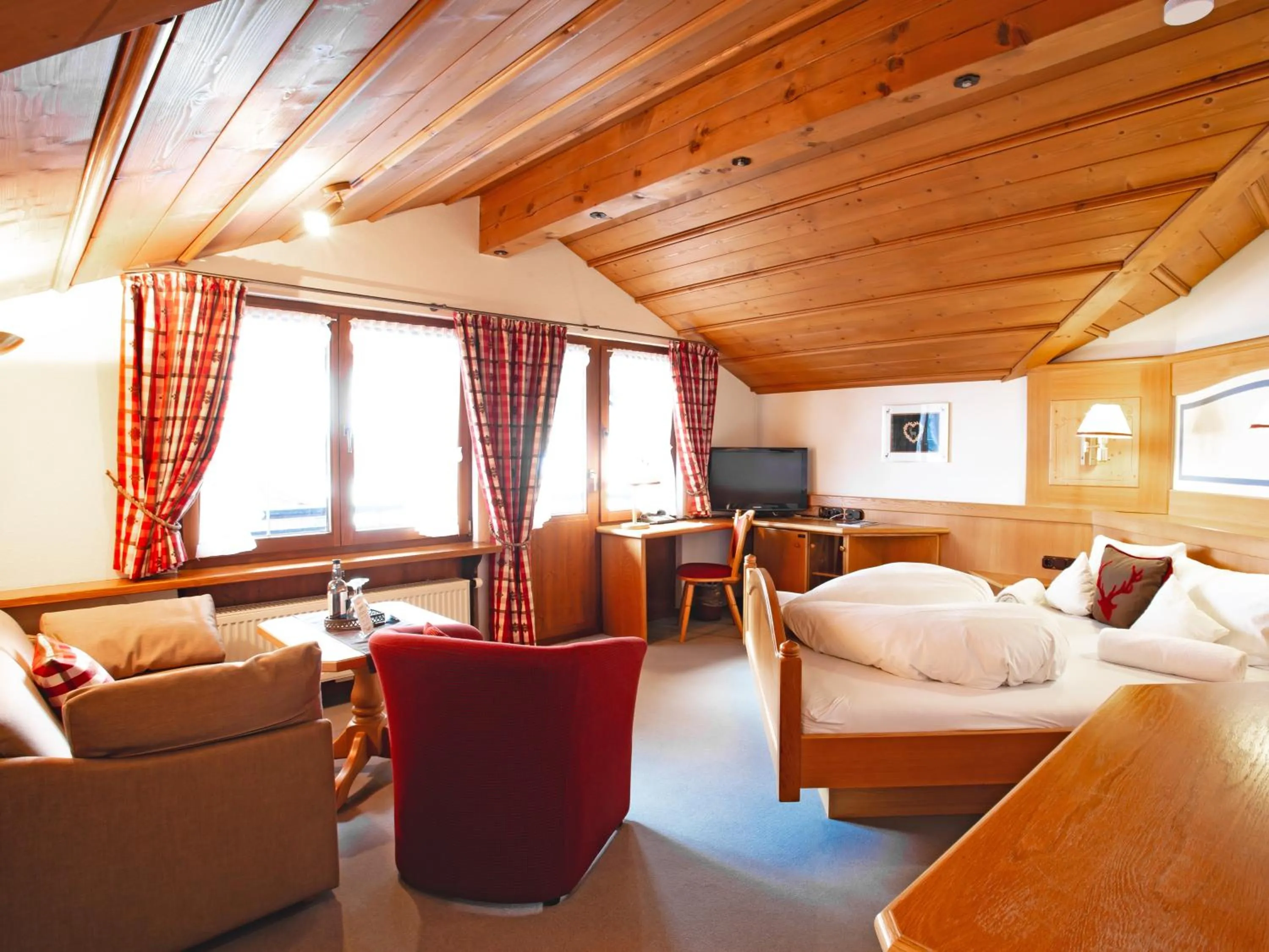 Photo of the whole room, Bed in Hotel Bergruh