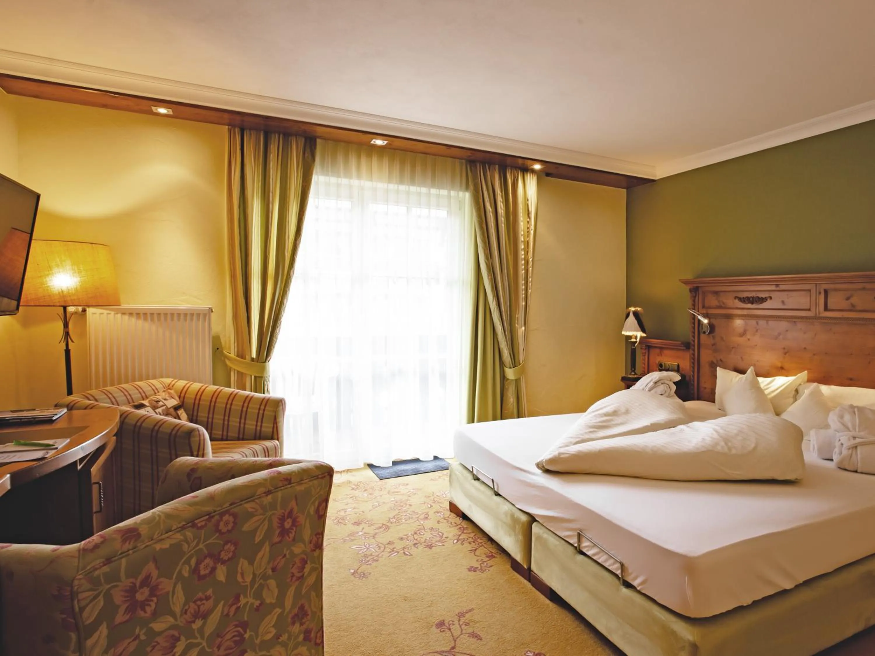 Photo of the whole room, Bed in Hotel Bergruh