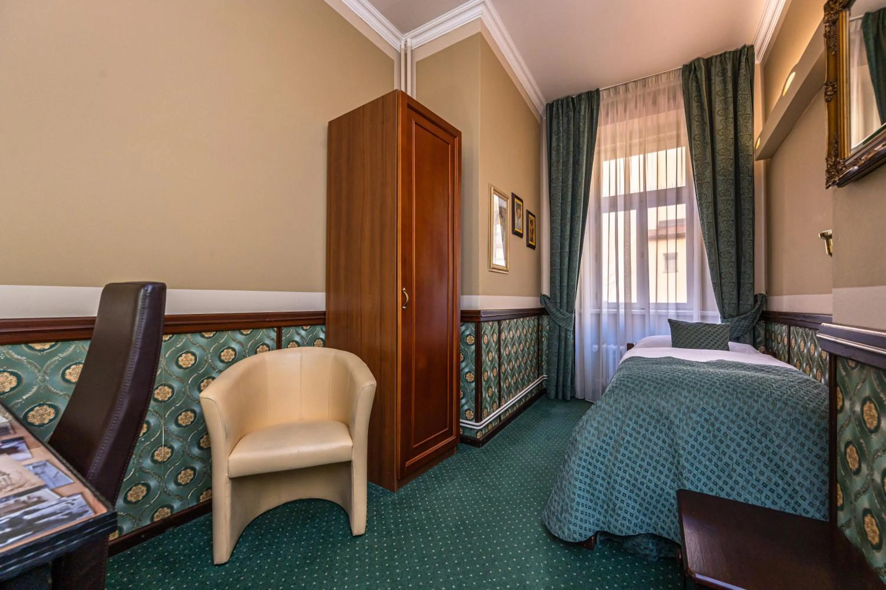 Bedroom, Bed in Hotel Hastal Prague Old Town