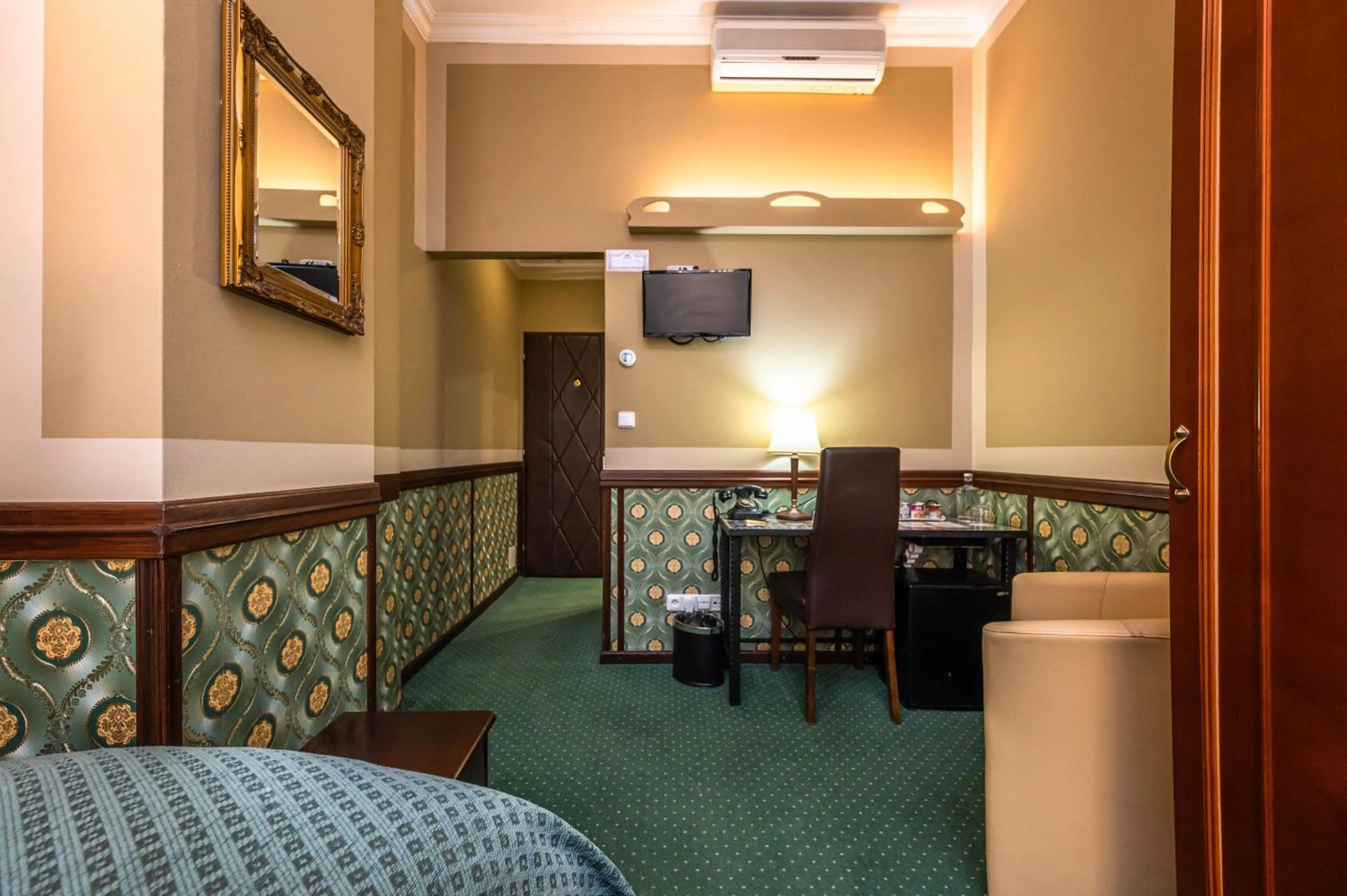 air conditioner in Hotel Hastal Prague Old Town