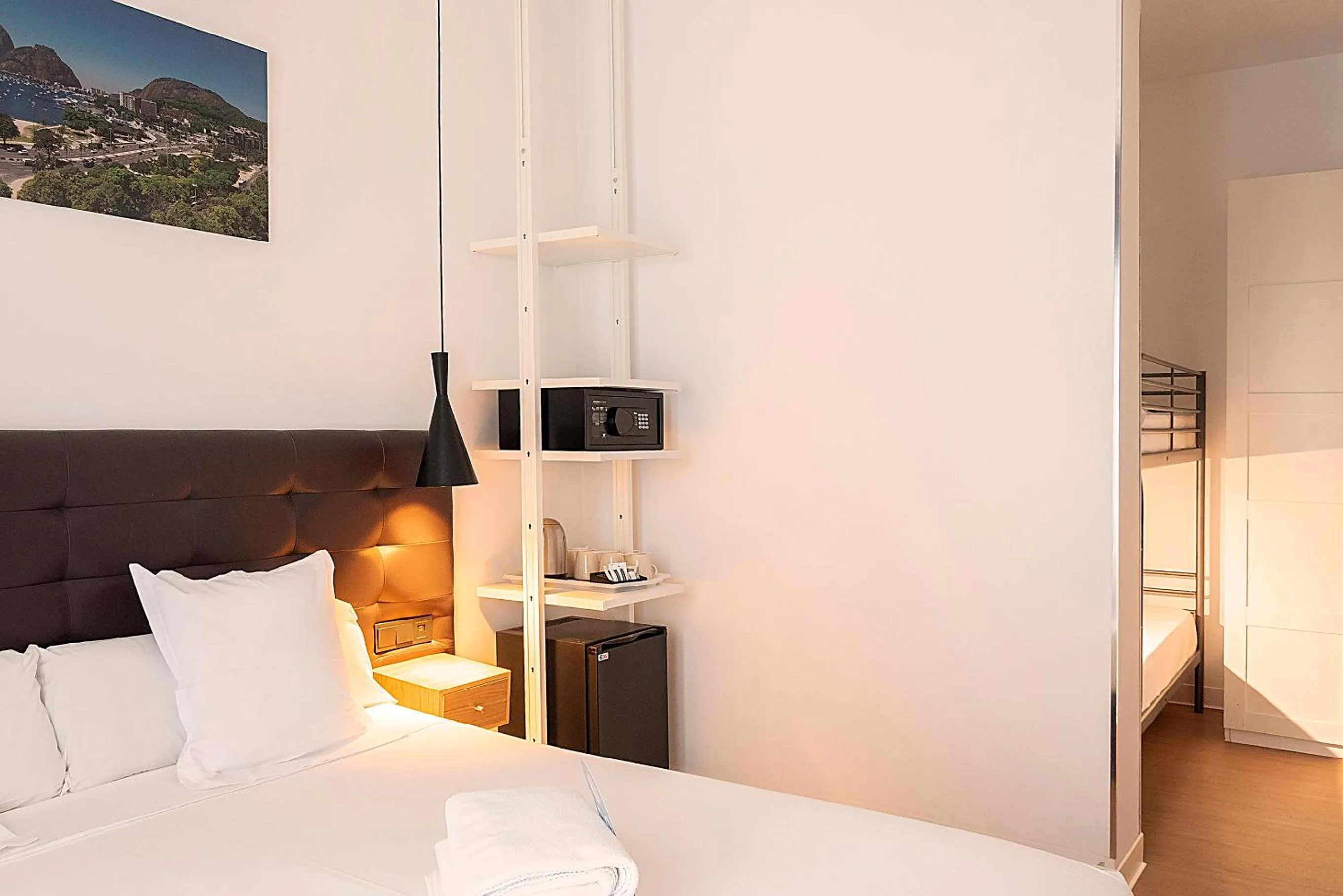 Bed in Woohoo Rooms Chueca