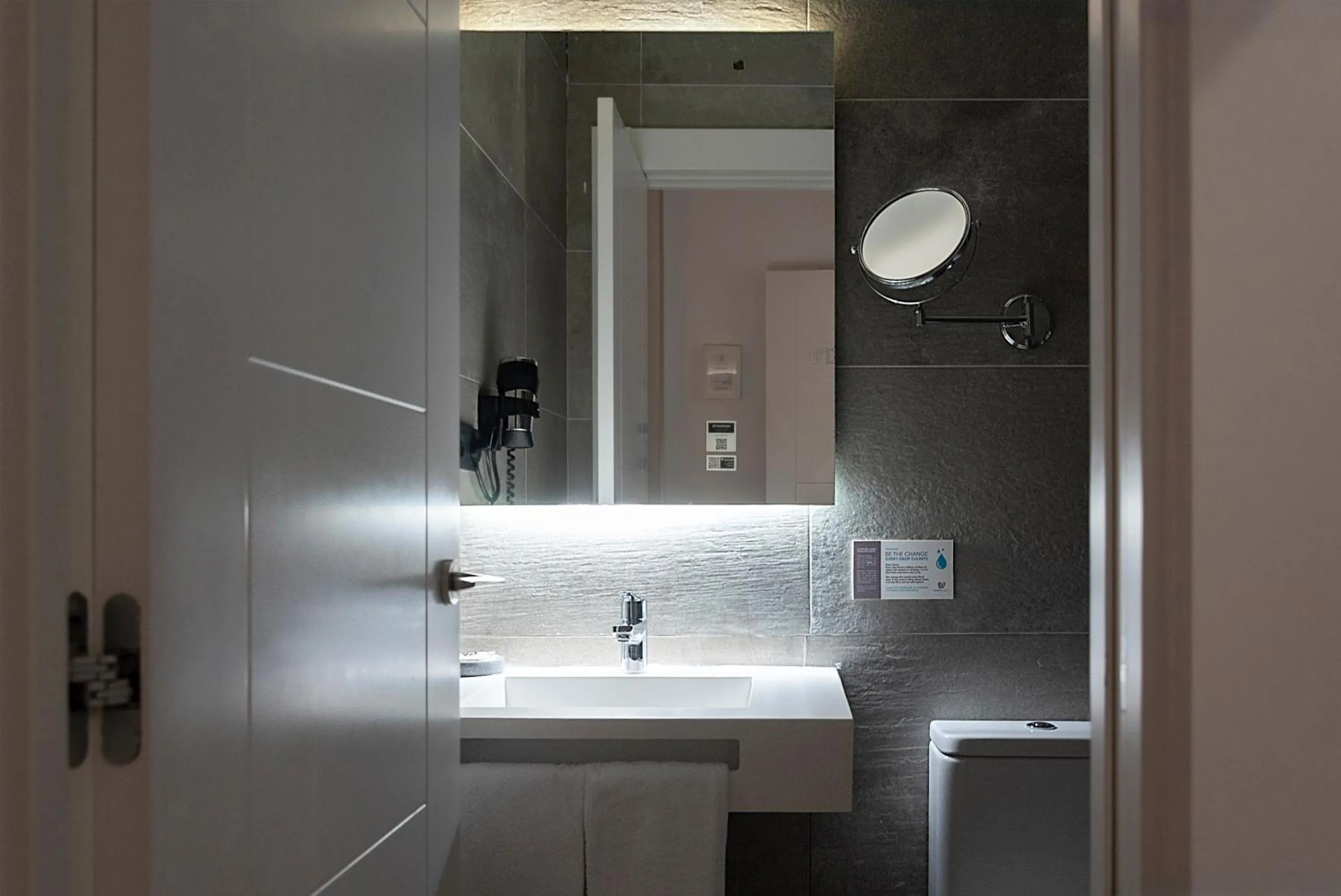 Bathroom in Woohoo Rooms Chueca