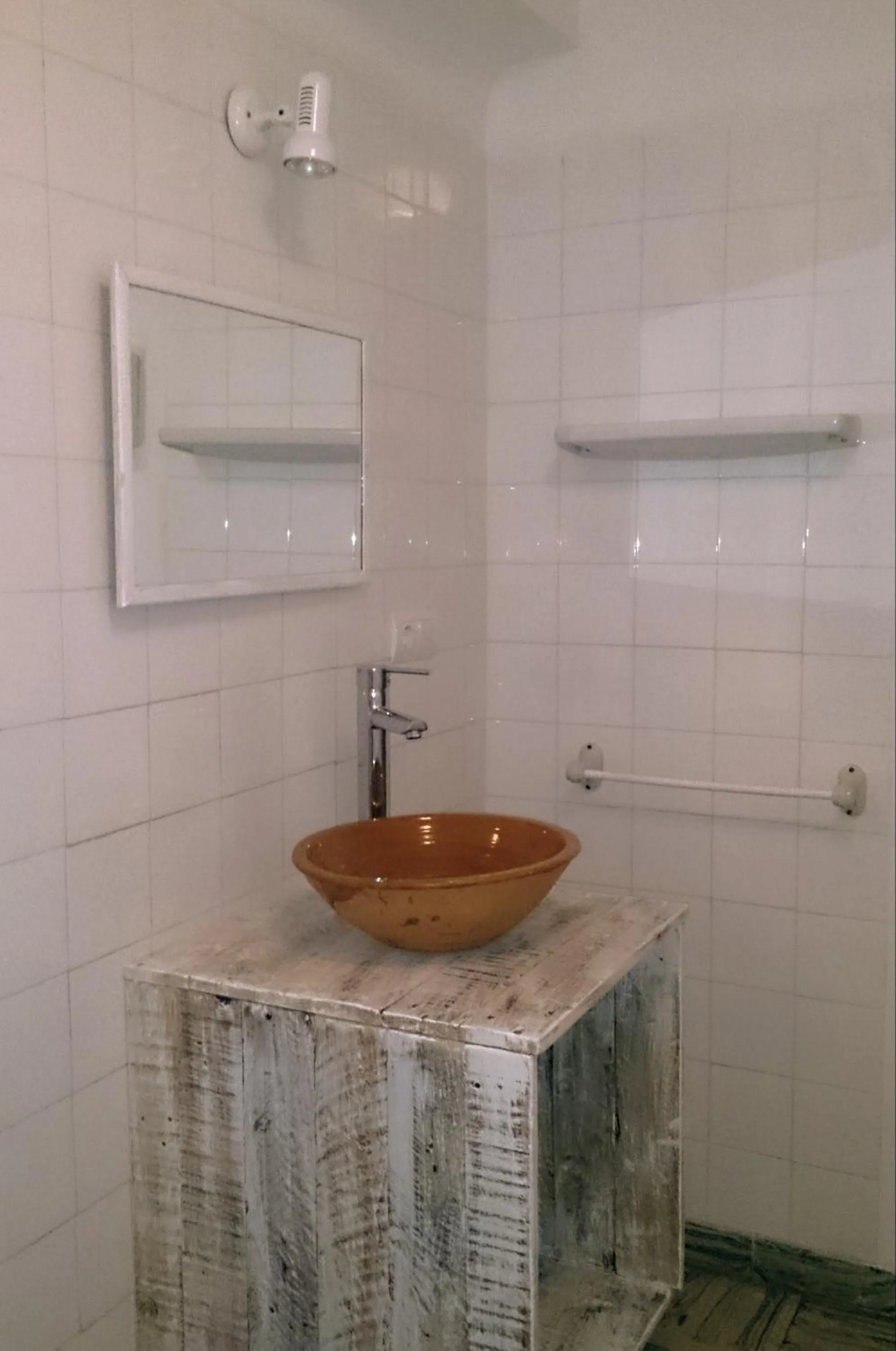 Bathroom in Juanita Hostal