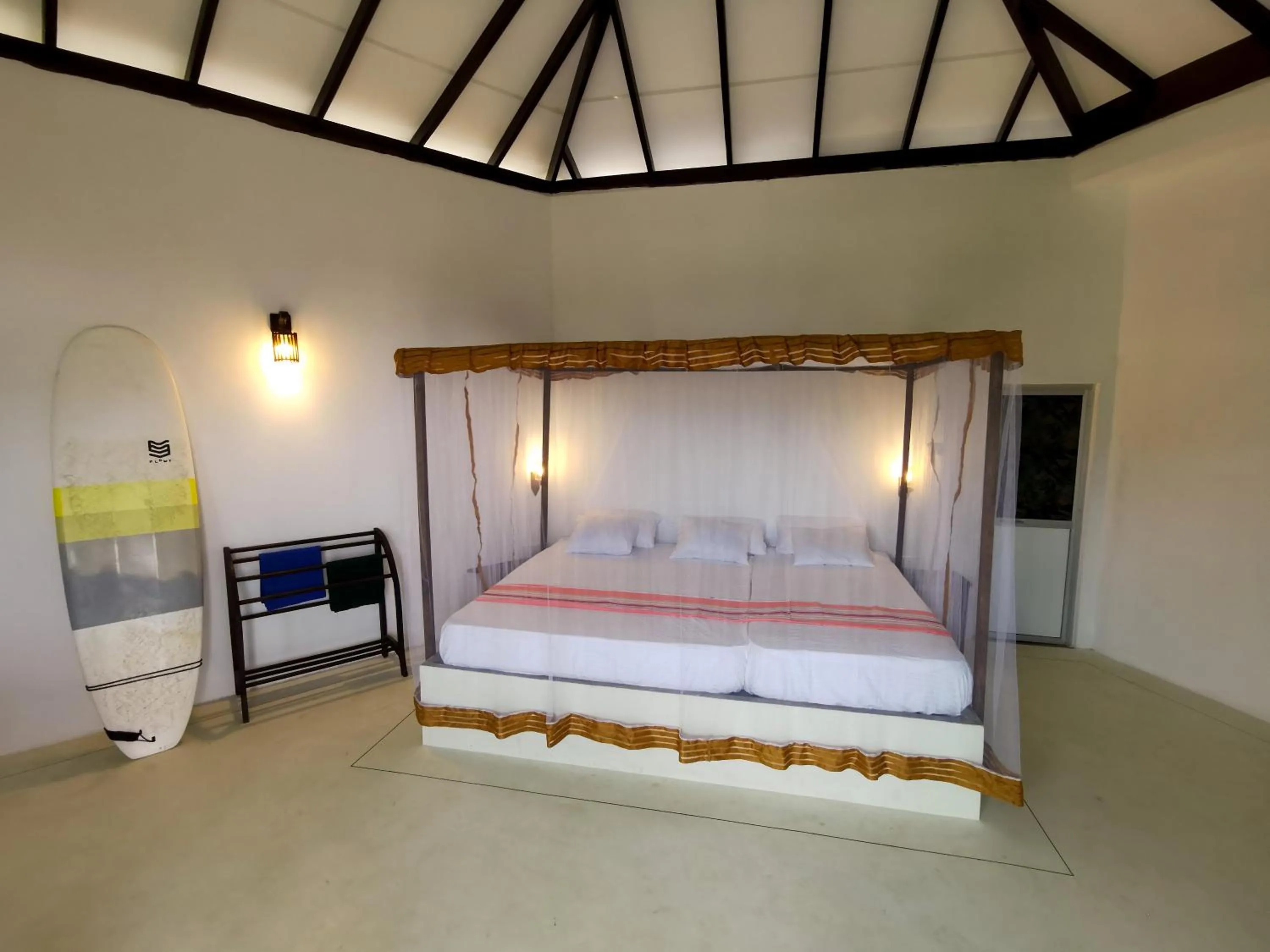 Deluxe Villa in Laguna Surfing Stay