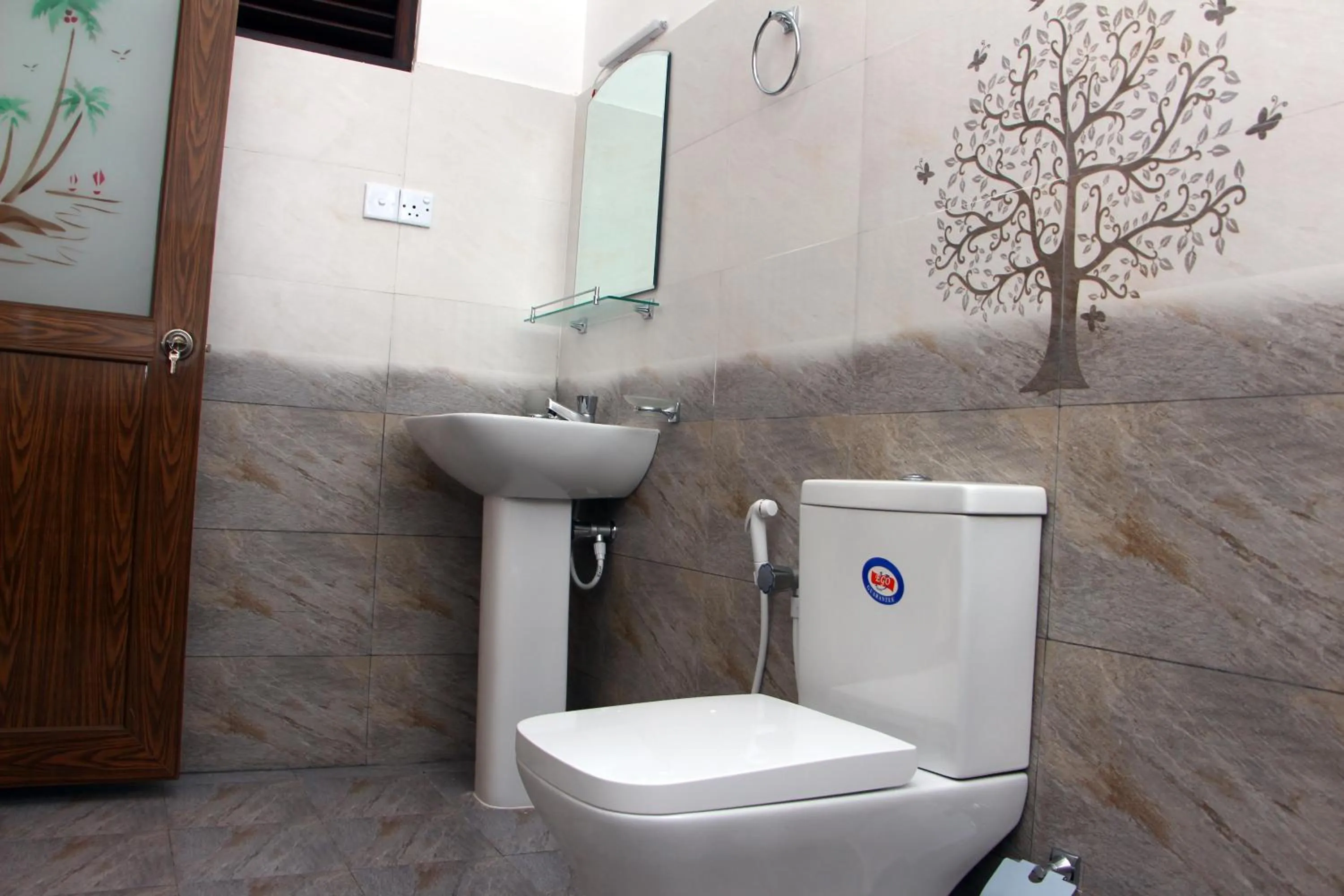 Deluxe Double Room with Shower in Laguna Surfing Stay