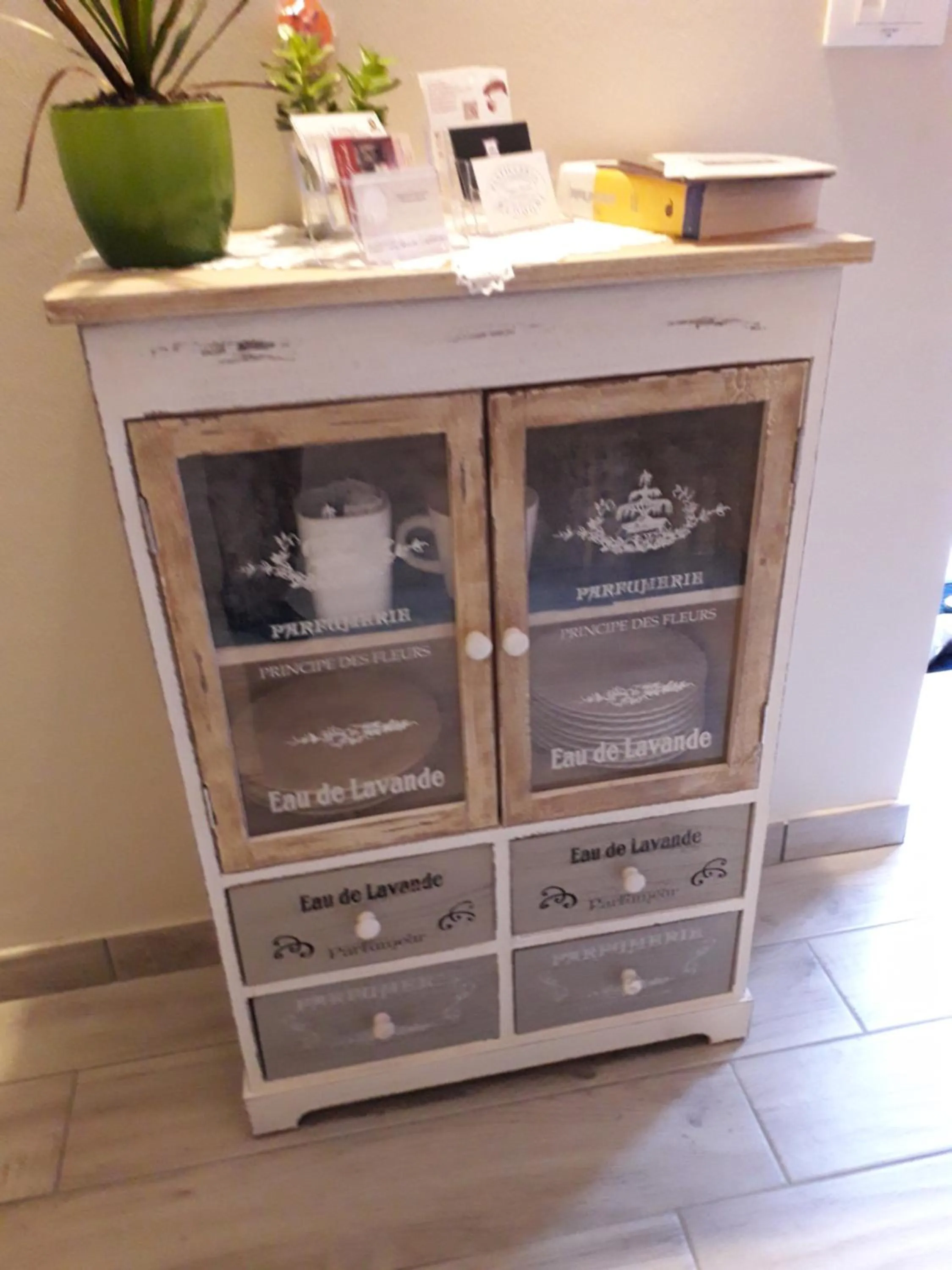 Communal lounge/ TV room in Reggiolacittàinvisibile B&B