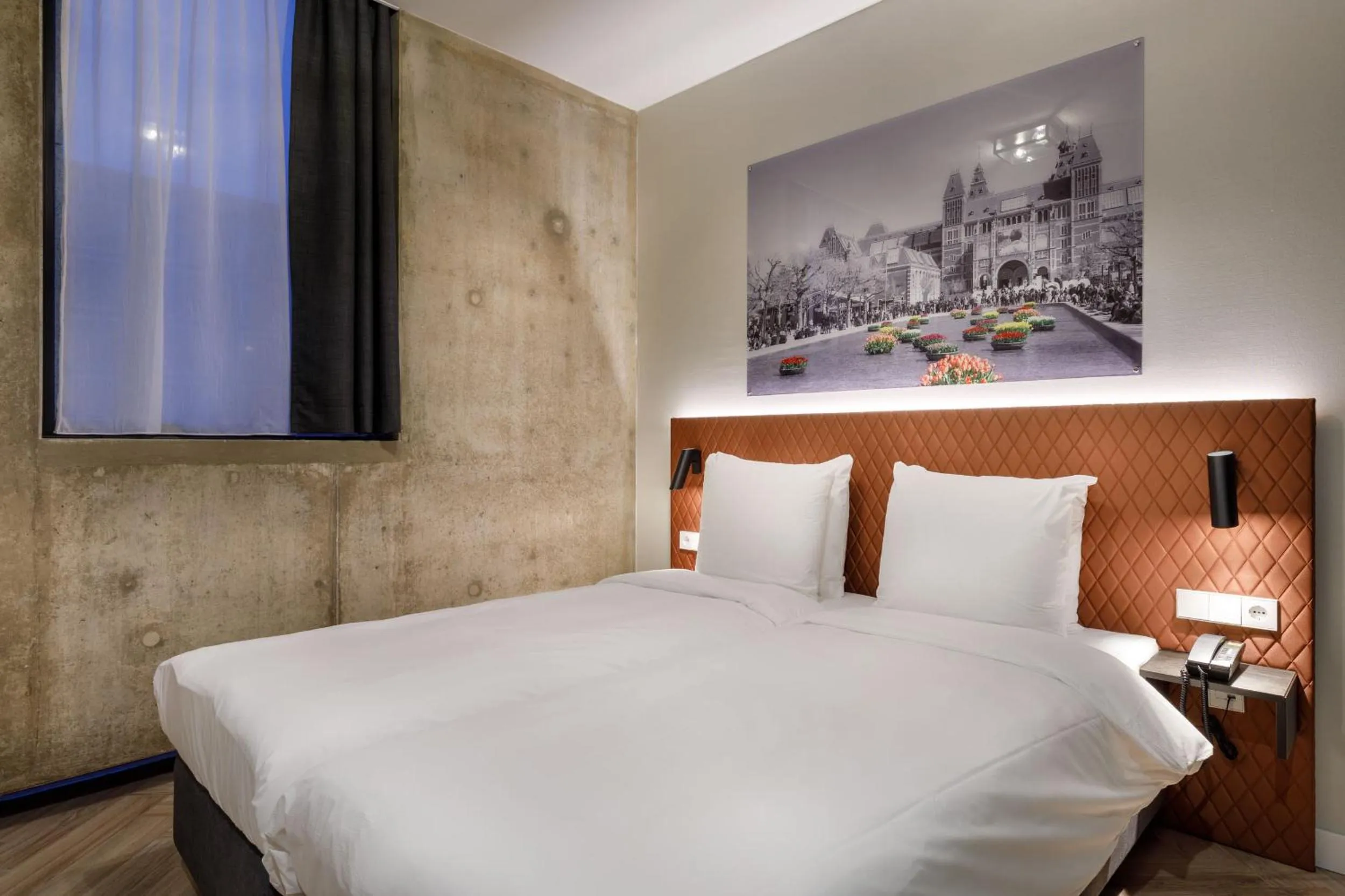 Bed in Hotel New Kit