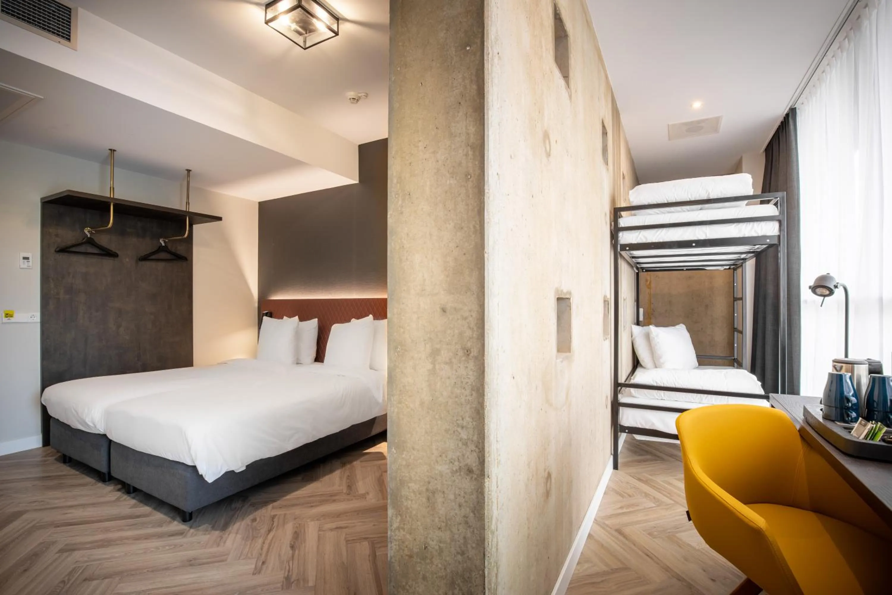 Bedroom, Bed in Hotel New Kit