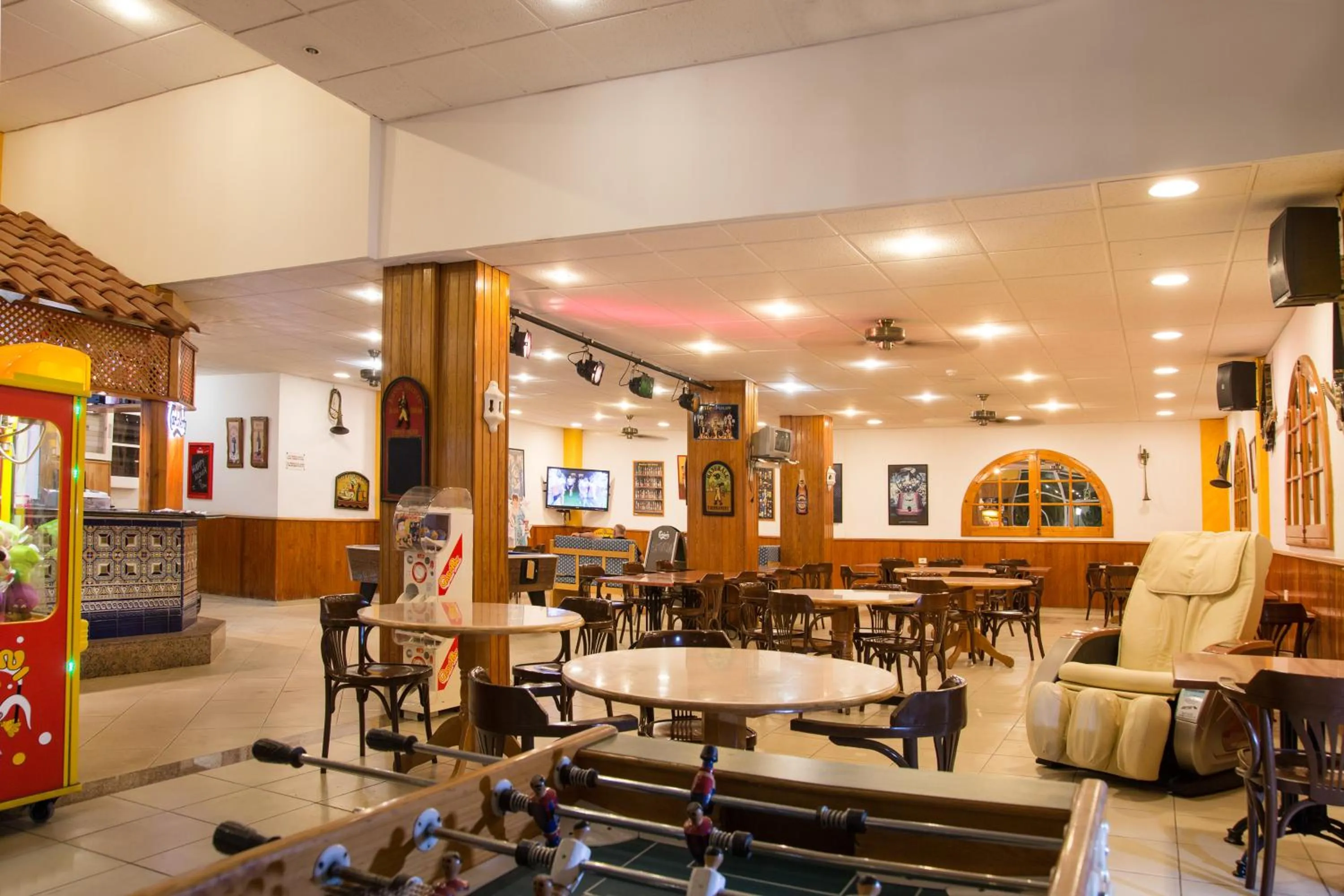 Restaurant/Places to Eat in Apartamentos Oro Blanco