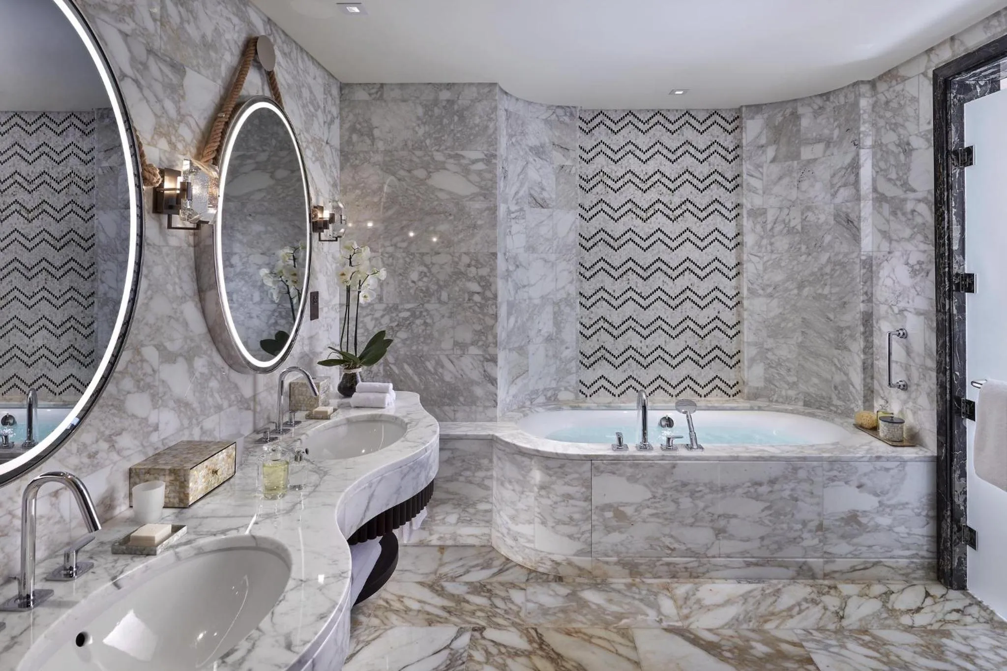 Bathroom in Mandarin Oriental, Doha