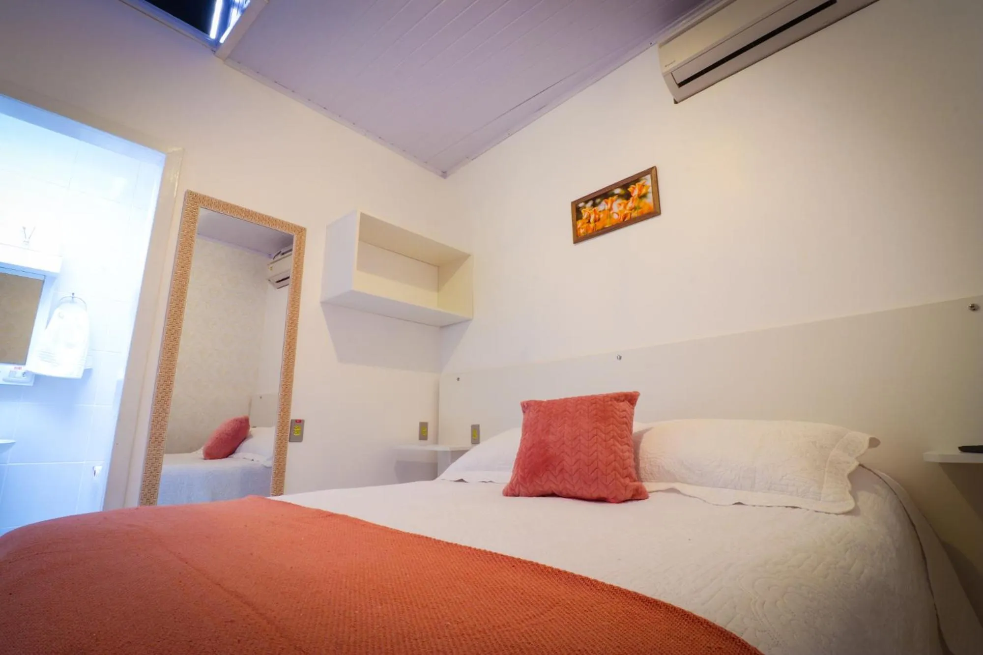 Property building, Bed in Pousada Tia Eni