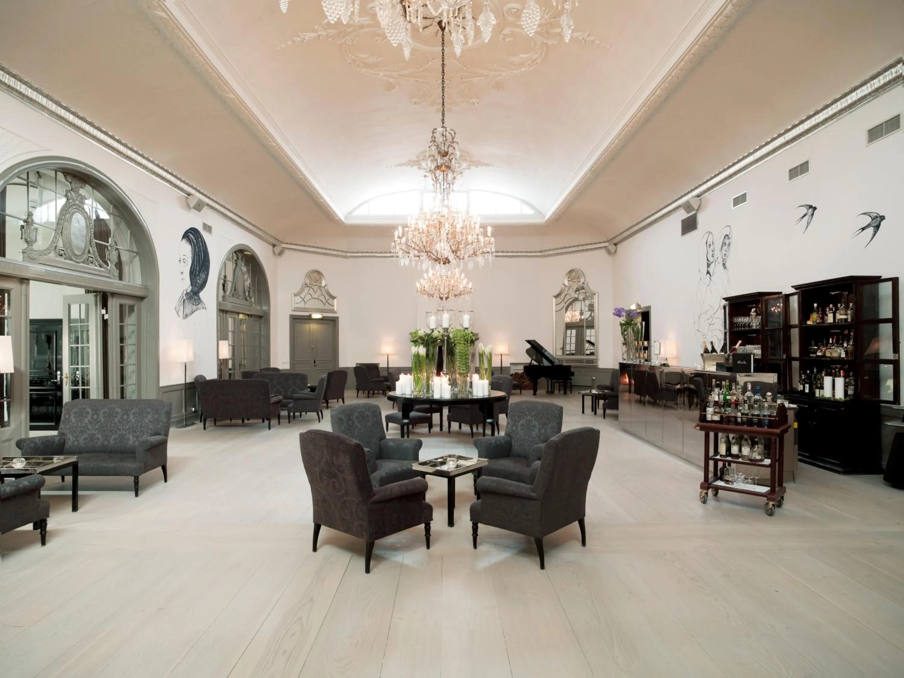 Restaurant/places to eat in Nimb Hotel