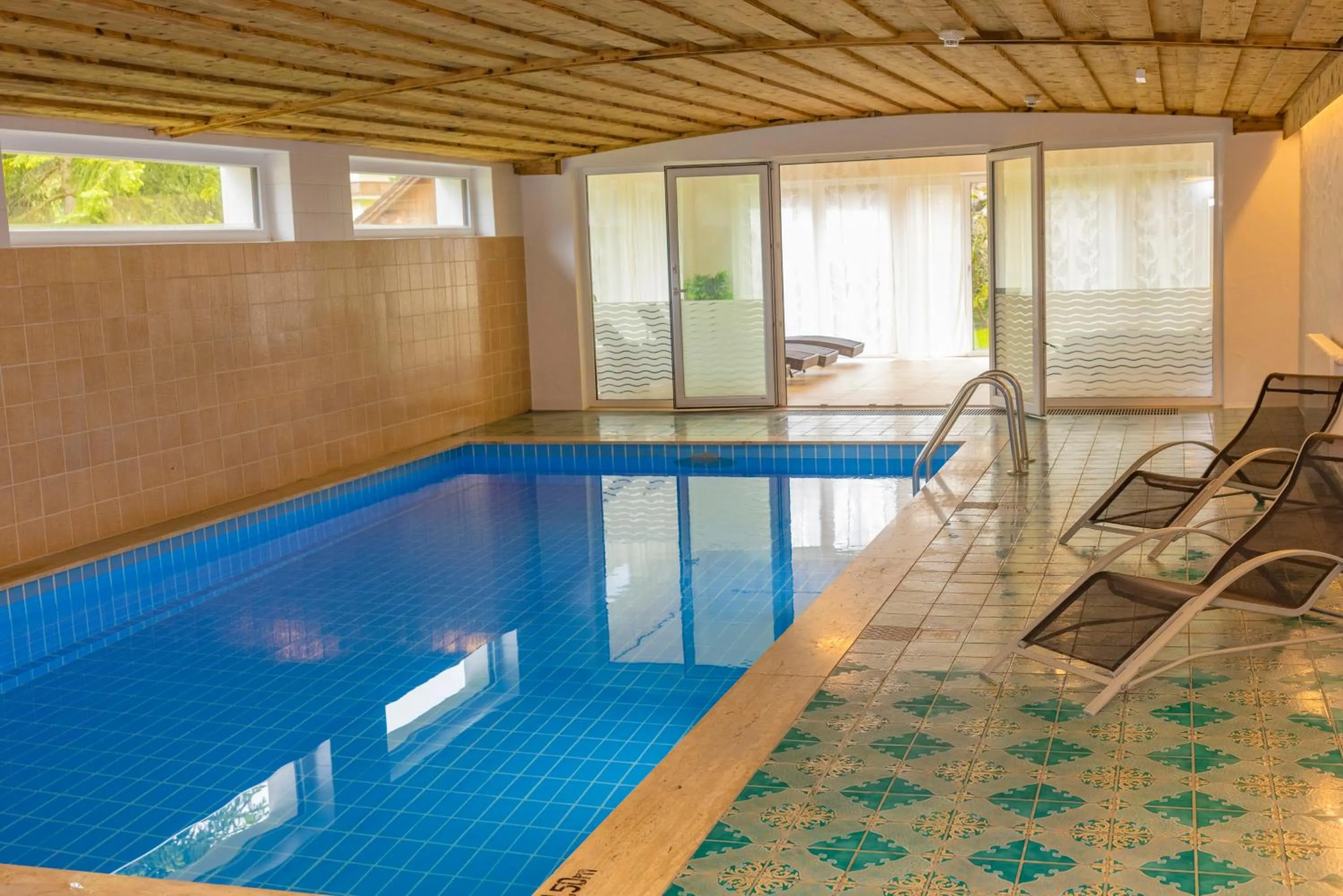 Swimming pool in Alpenhotel Ensmann