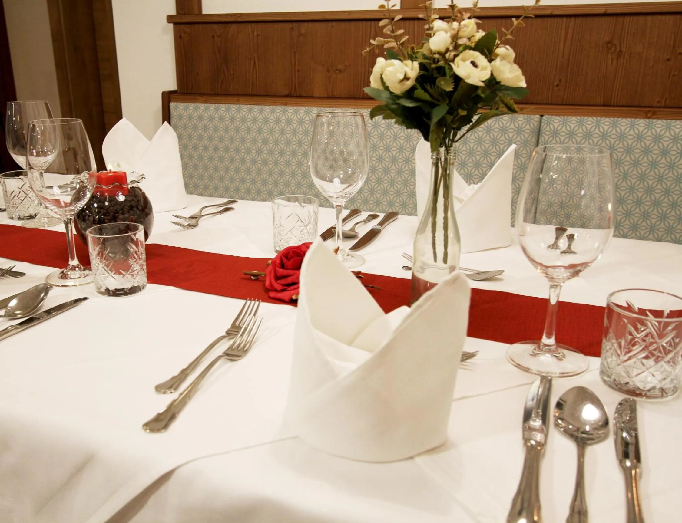 Restaurant/places to eat in Alpenhotel Ensmann