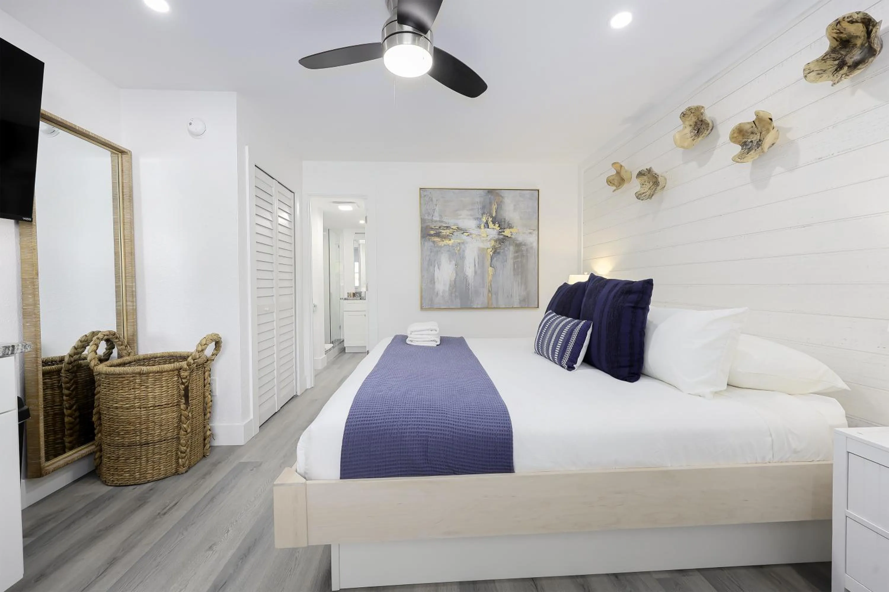 Siesta King - Pool Area in Siesta Key Beach Resort and Suites
