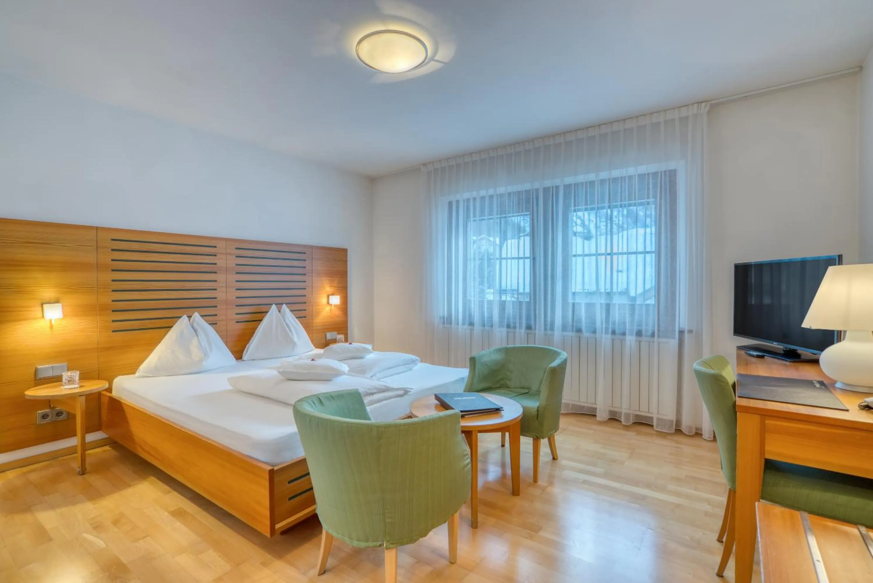 Bedroom, Bed in Hotel Cevedale