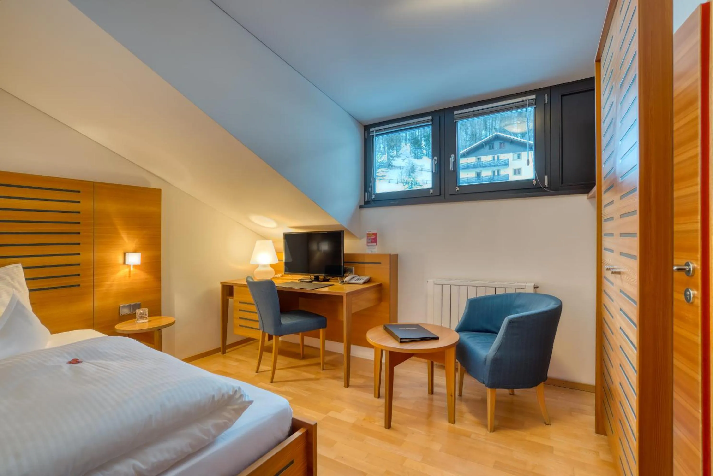 TV and multimedia, Bed in Hotel Cevedale