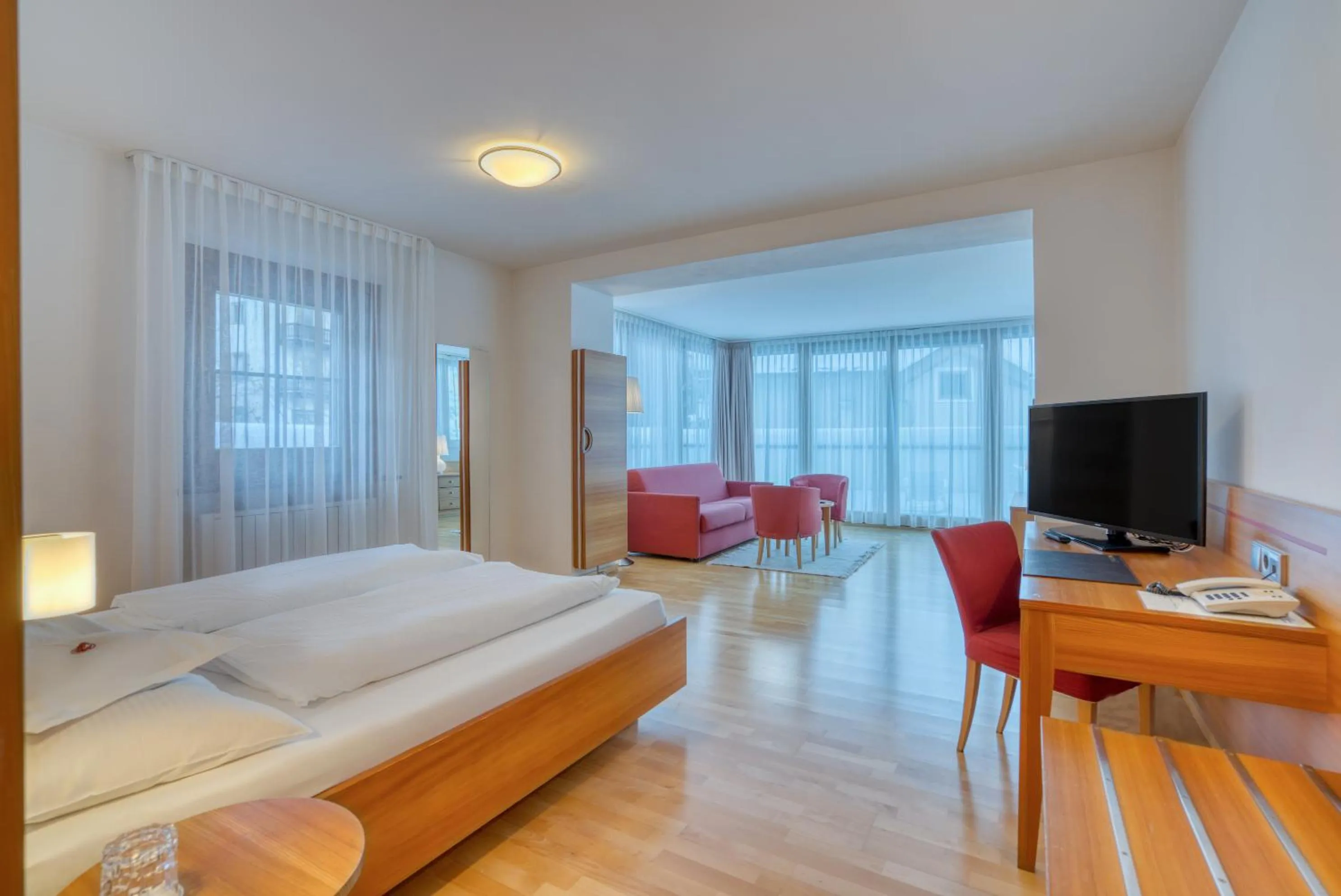 Seating area, Bed in Hotel Cevedale