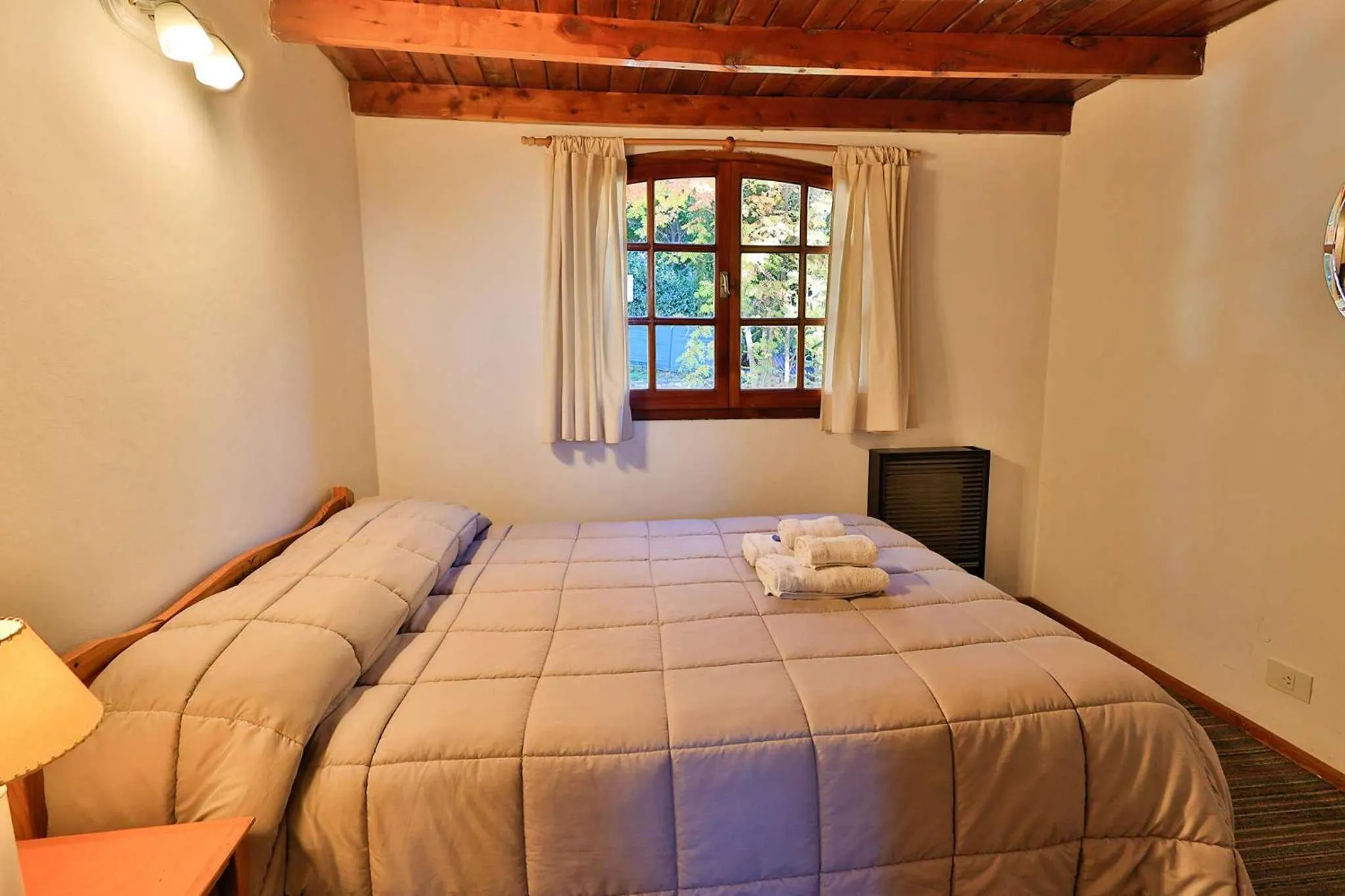 Bed in LA PONDEROSA Apart Hotel