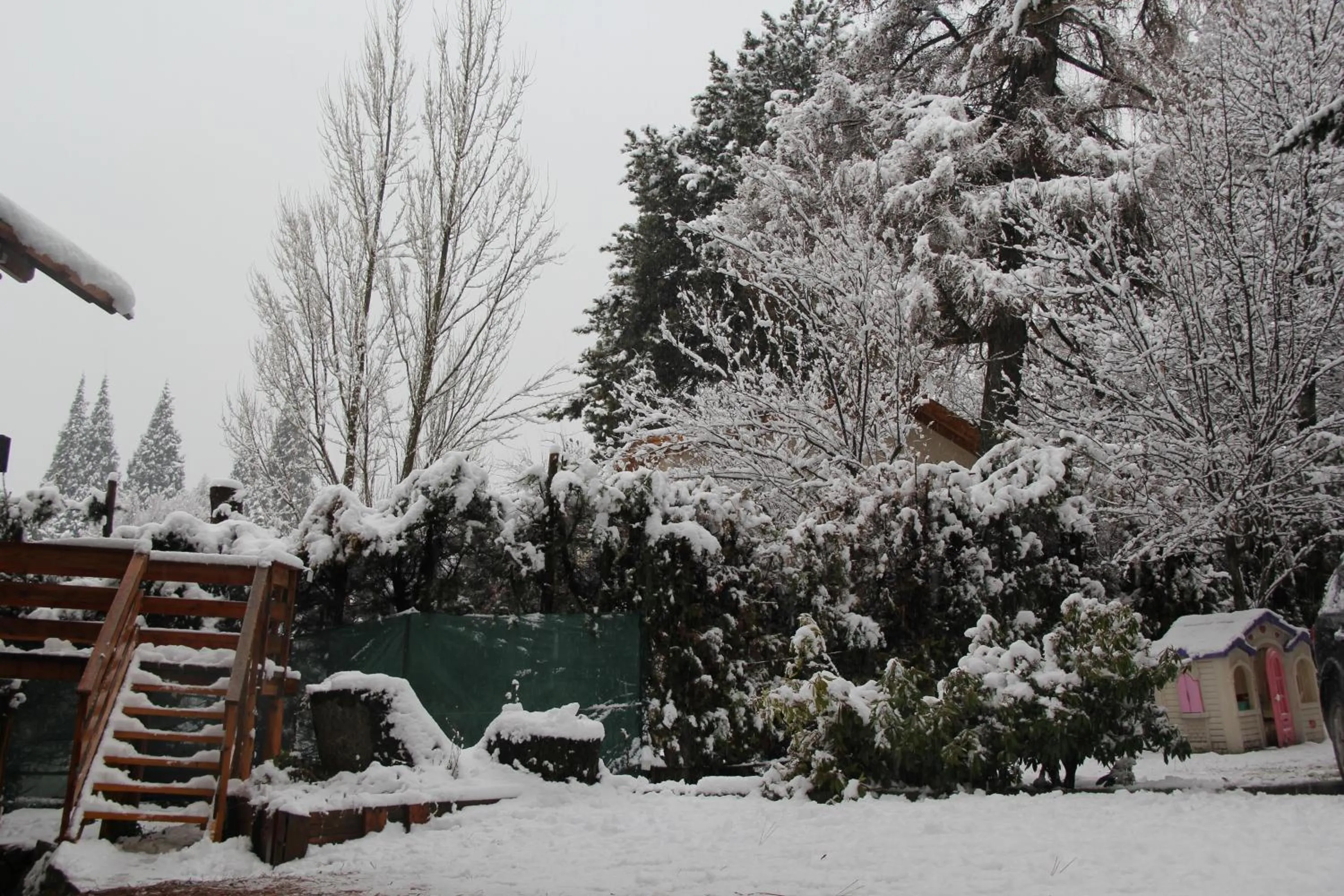 Patio in LA PONDEROSA Apart Hotel