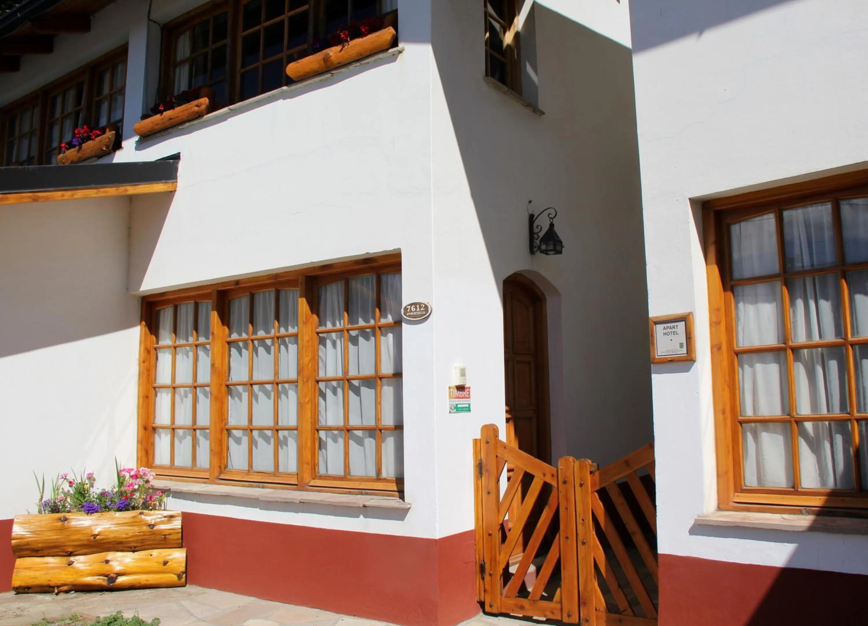 Facade/entrance in LA PONDEROSA Apart Hotel