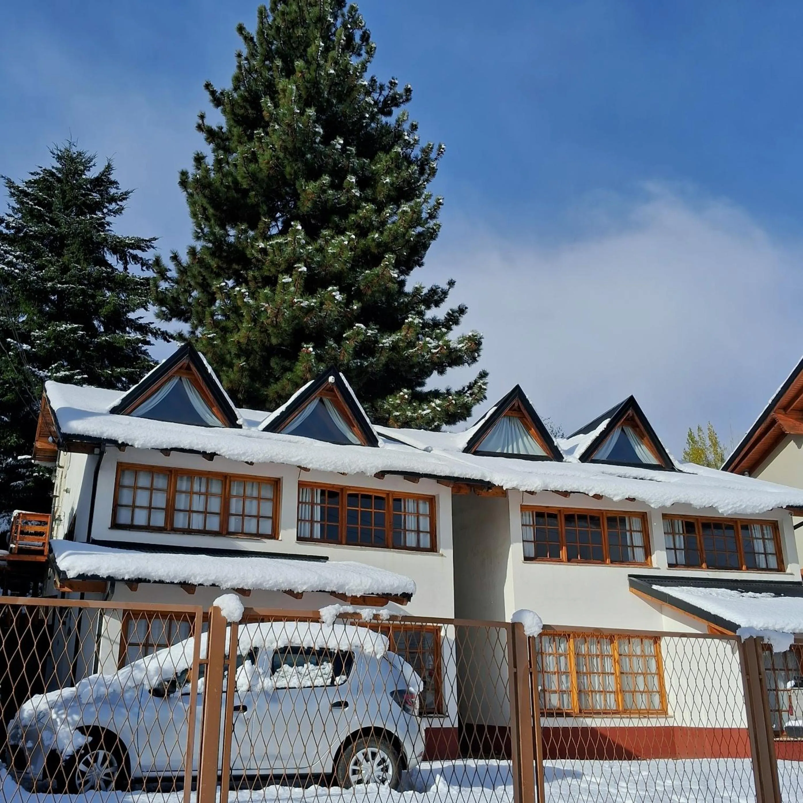 LA PONDEROSA Apart Hotel