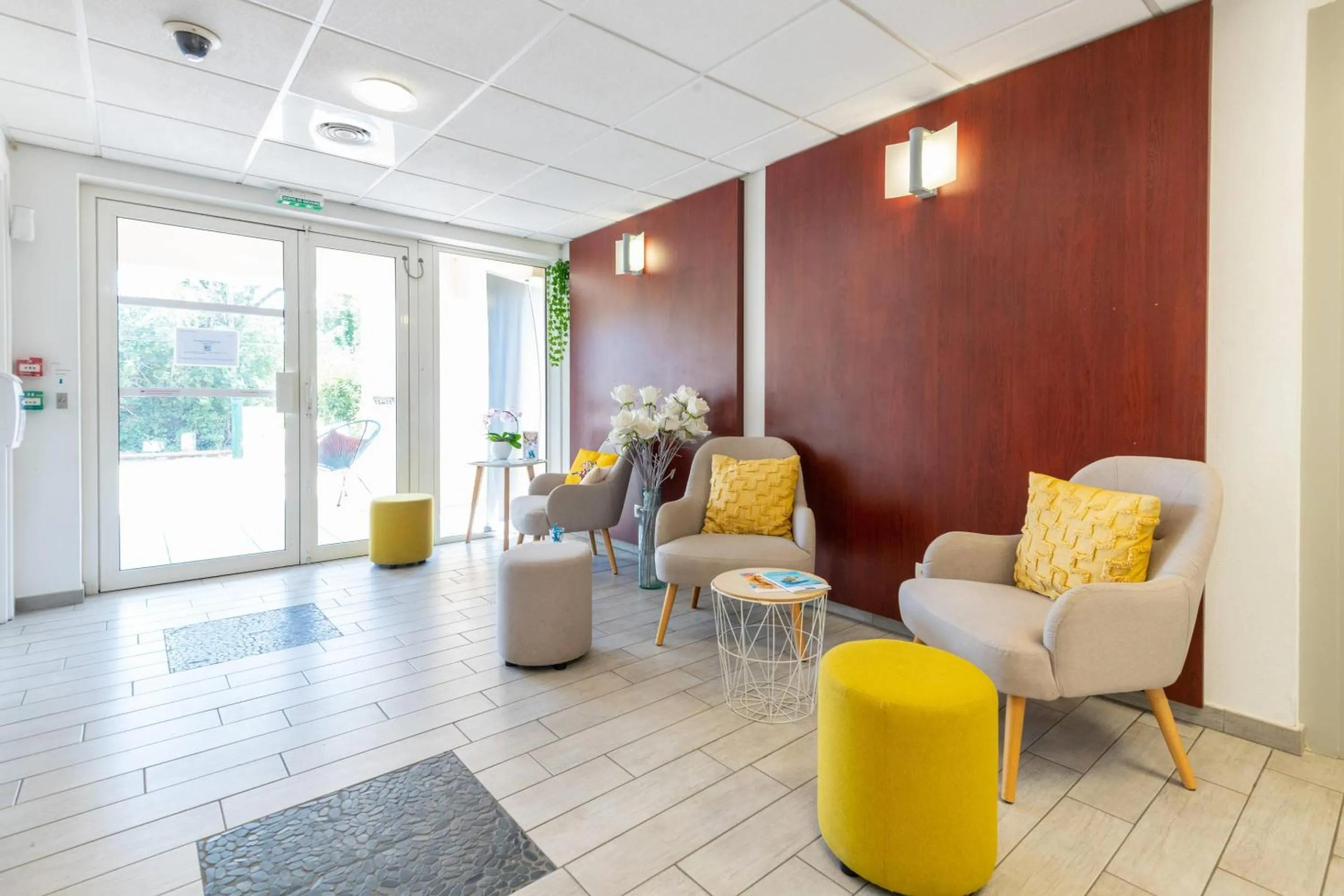 Lobby or reception in Comfort Aparthotel Cannes Mandelieu