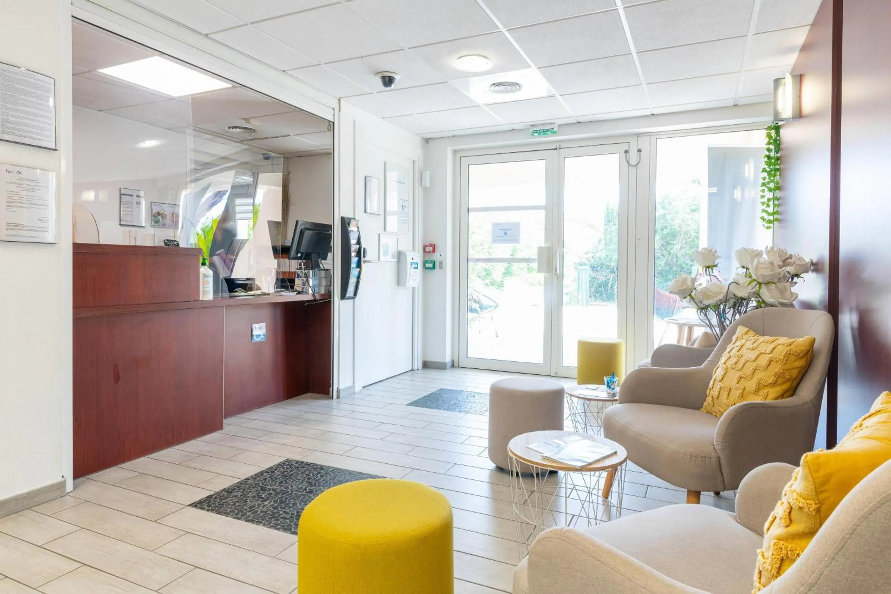 Lobby or reception in Comfort Aparthotel Cannes Mandelieu
