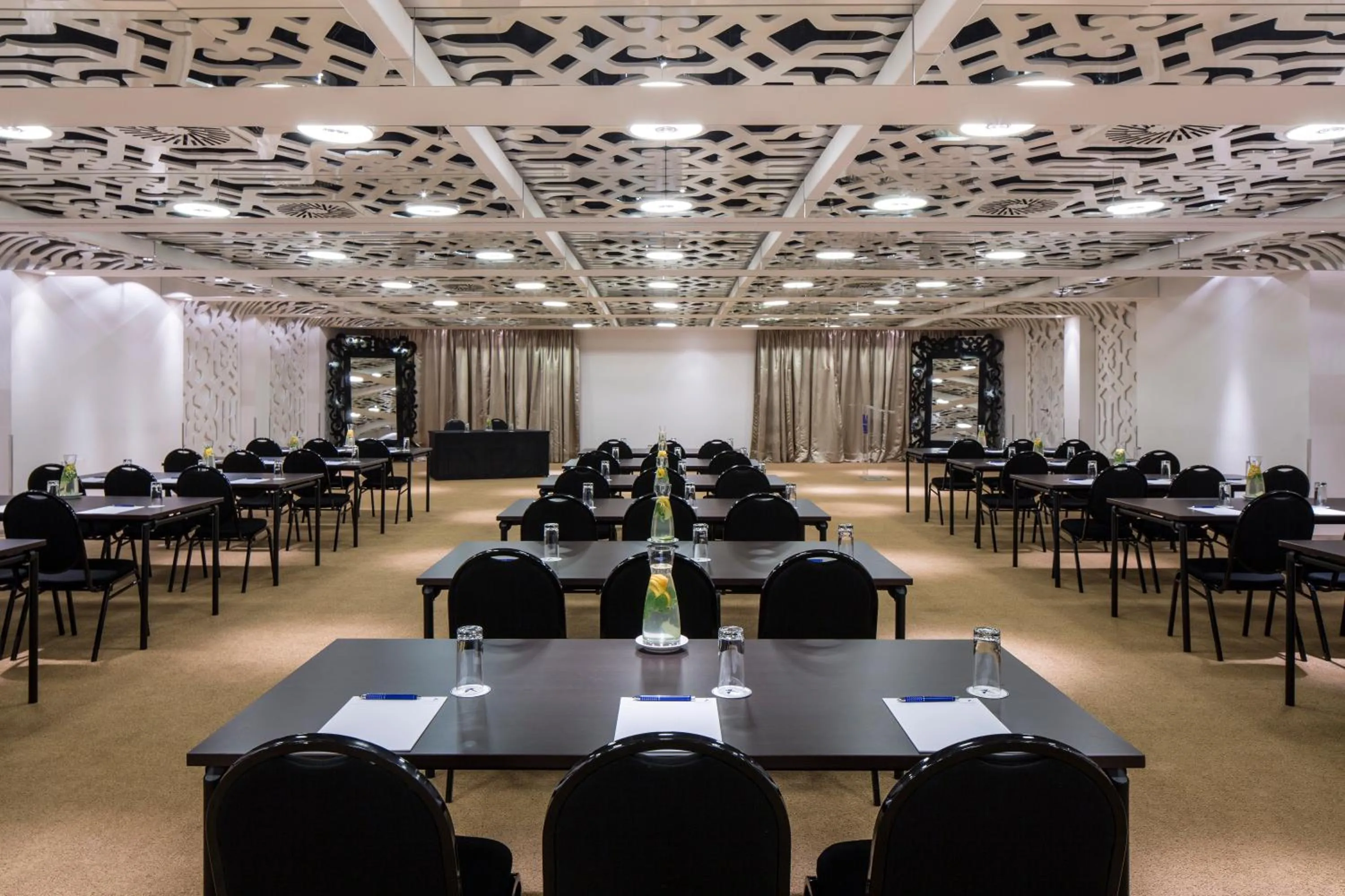 Meeting/conference room in Falkensteiner Hotel Belgrade Superior