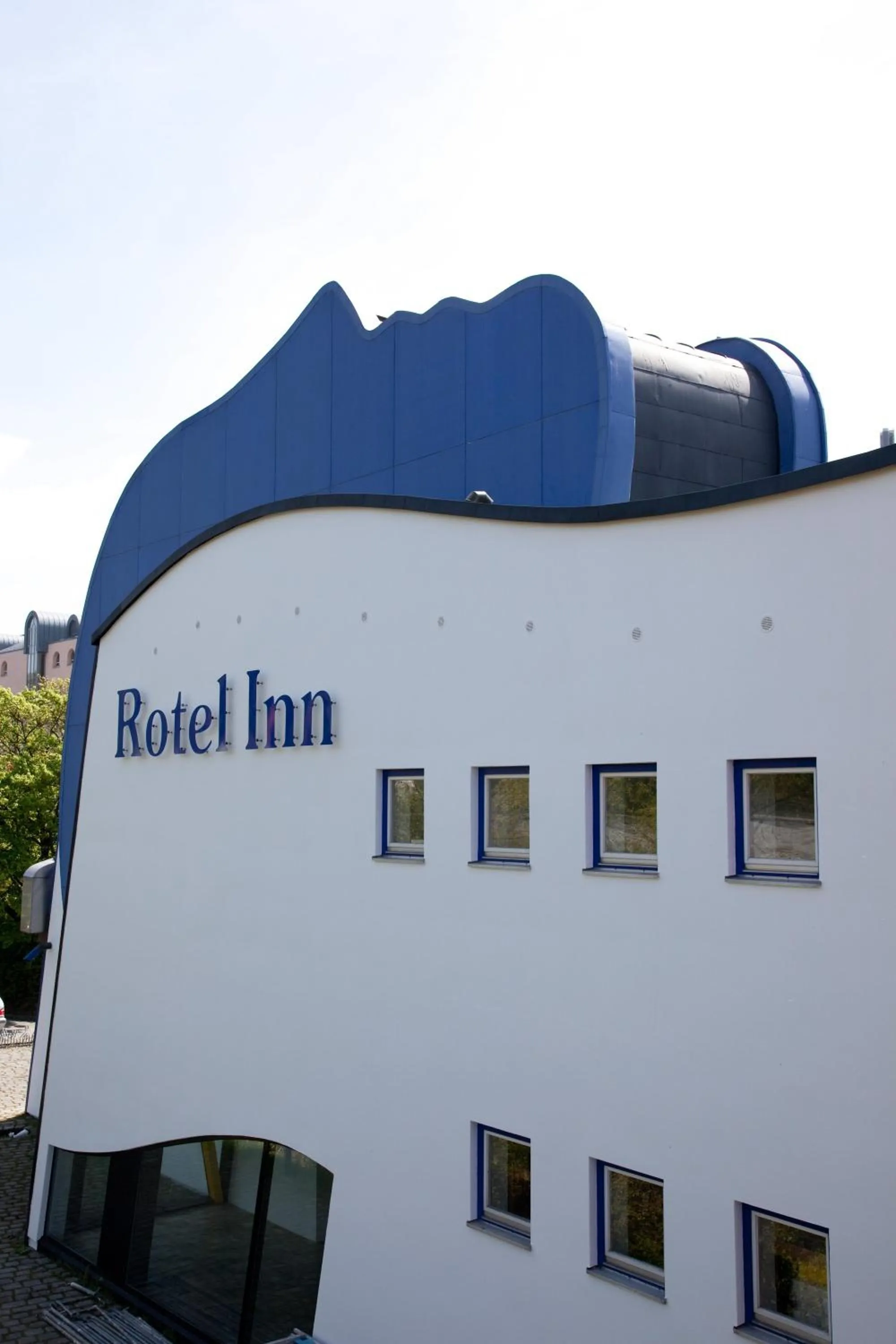 Facade/entrance in Rotel Inn