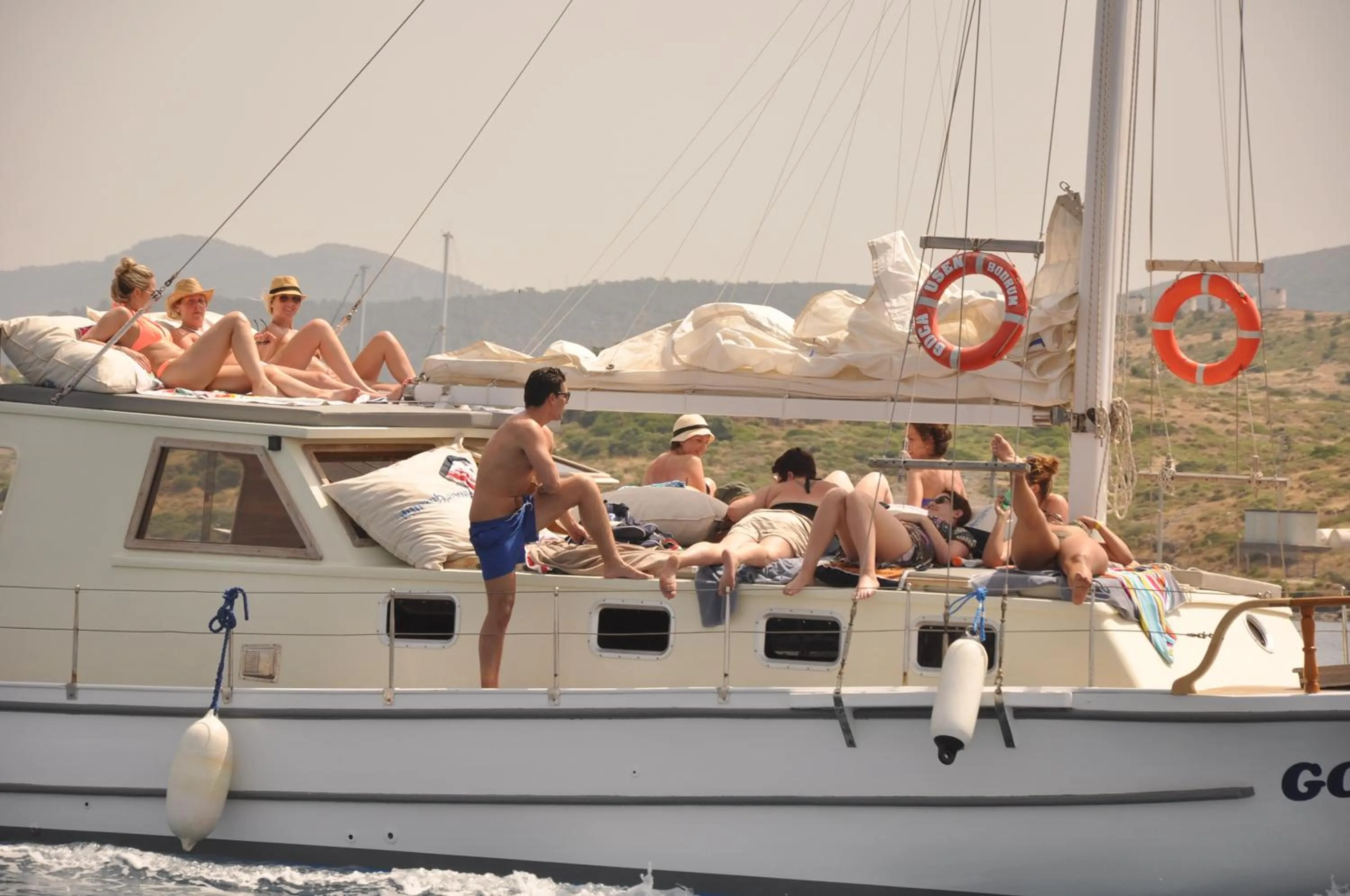 Entertainment in Gun-Ay Hotel