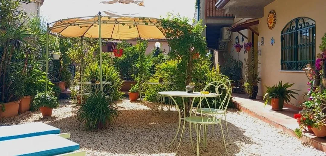 Garden in Bed and Breakfast Rosangela