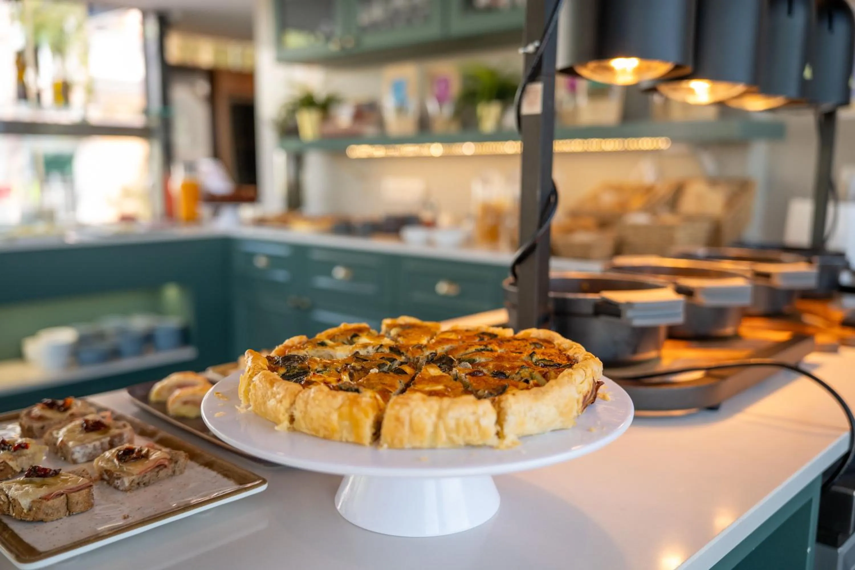 Food and drinks in Monte Belvedere Hotel by Shiadu