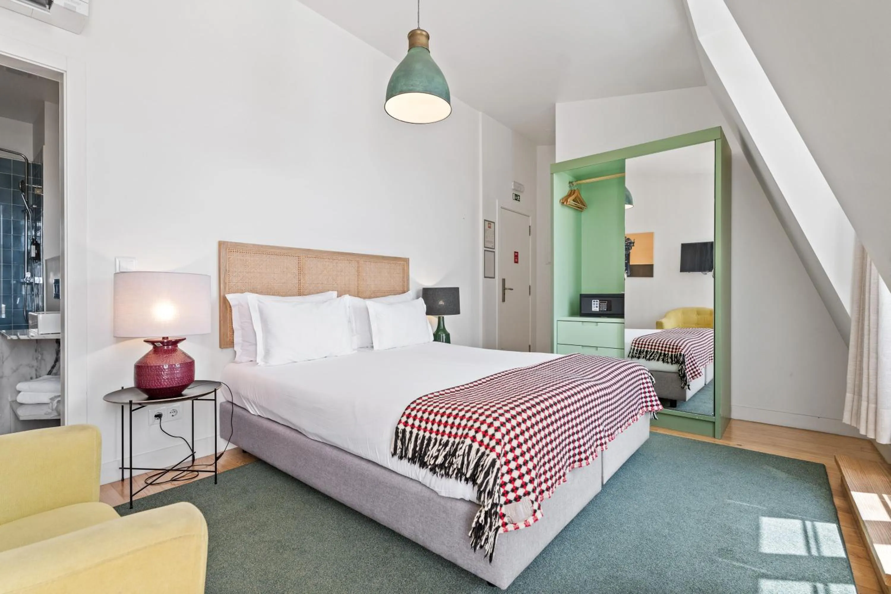 Bed in Monte Belvedere Hotel by Shiadu