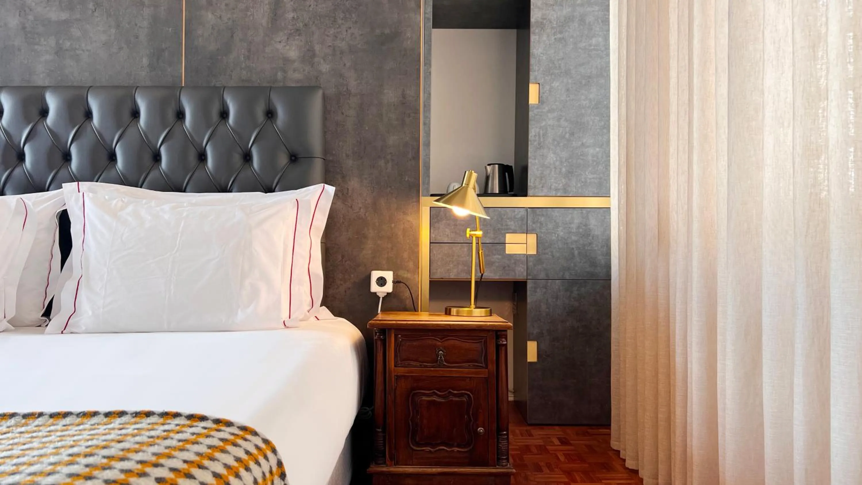 Bed in Monte Belvedere Hotel by Shiadu