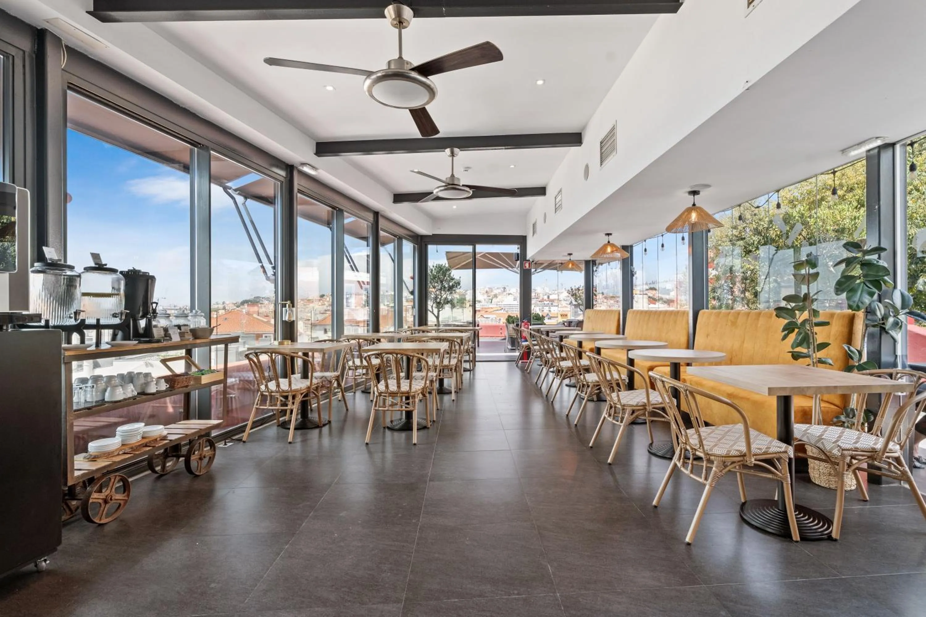 Day in Monte Belvedere Hotel by Shiadu