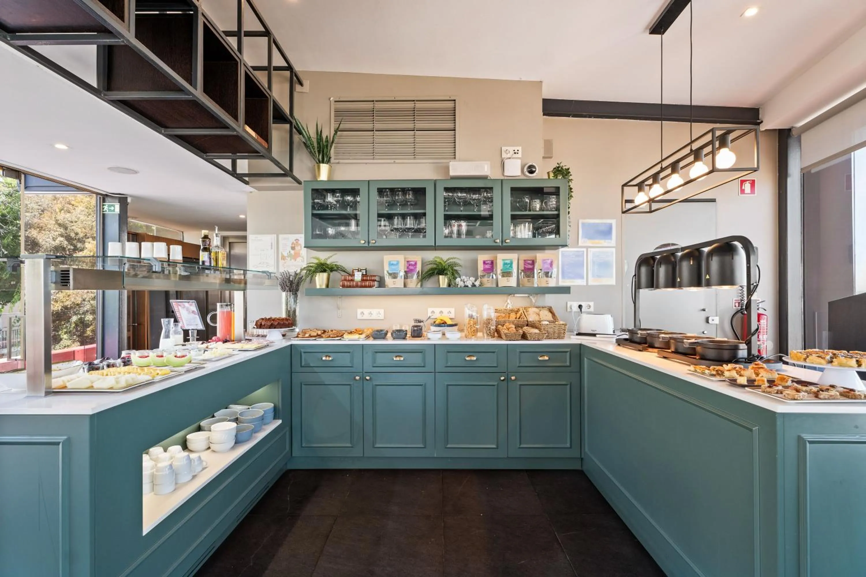 Coffee/tea facilities in Monte Belvedere Hotel by Shiadu