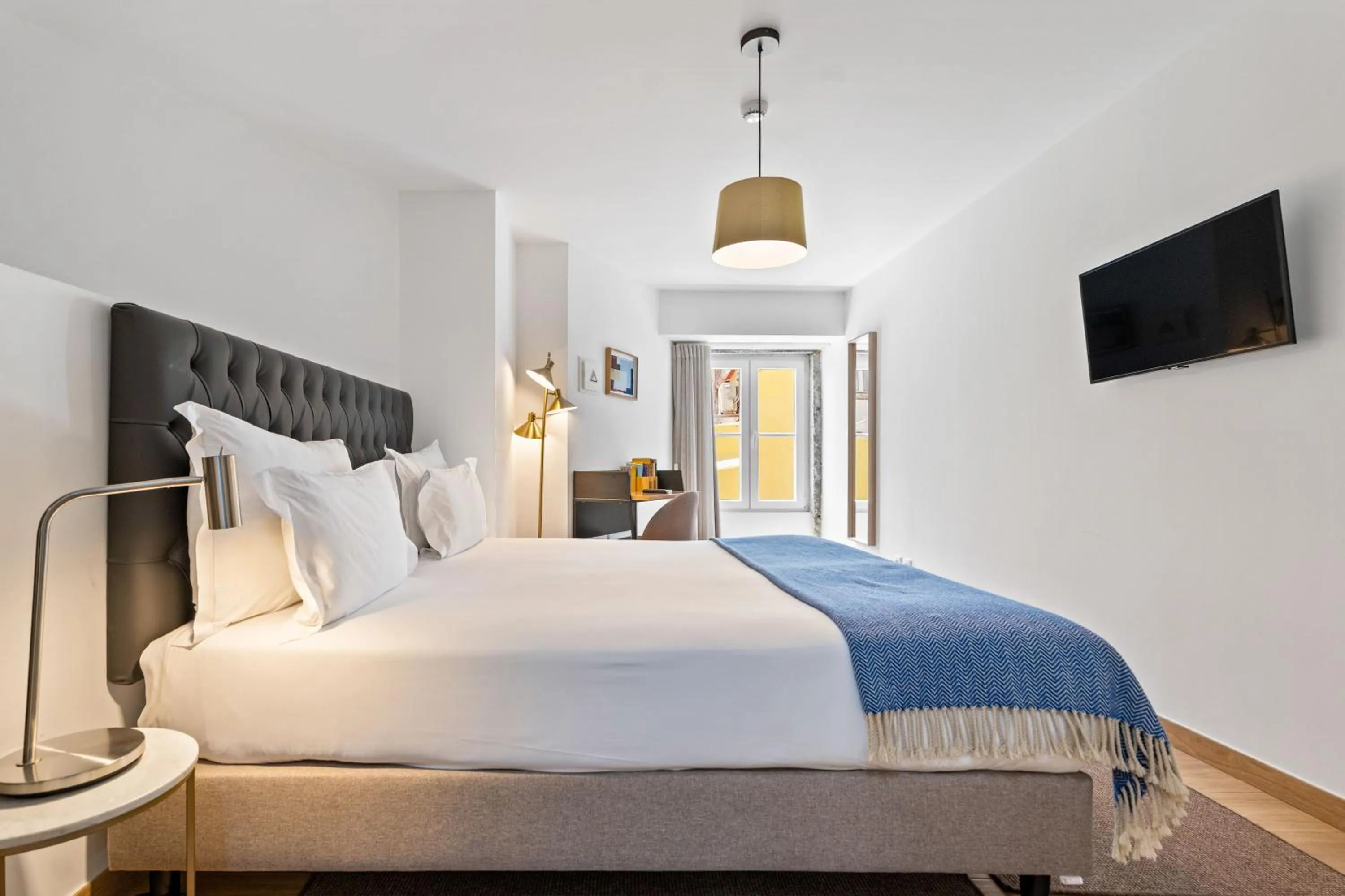 Bed in Monte Belvedere Hotel by Shiadu