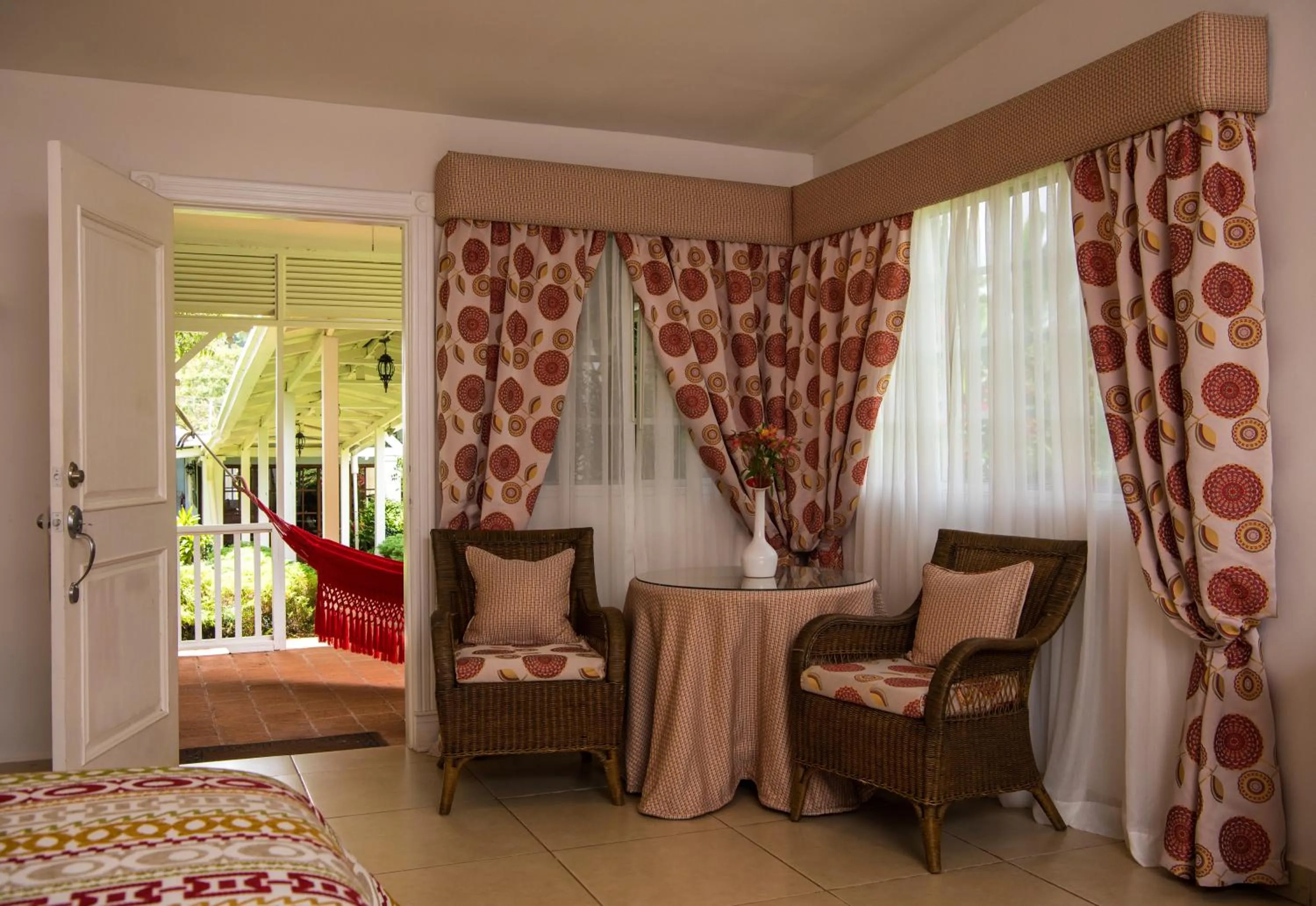 Balcony/Terrace, Bed in Hotel Panamonte