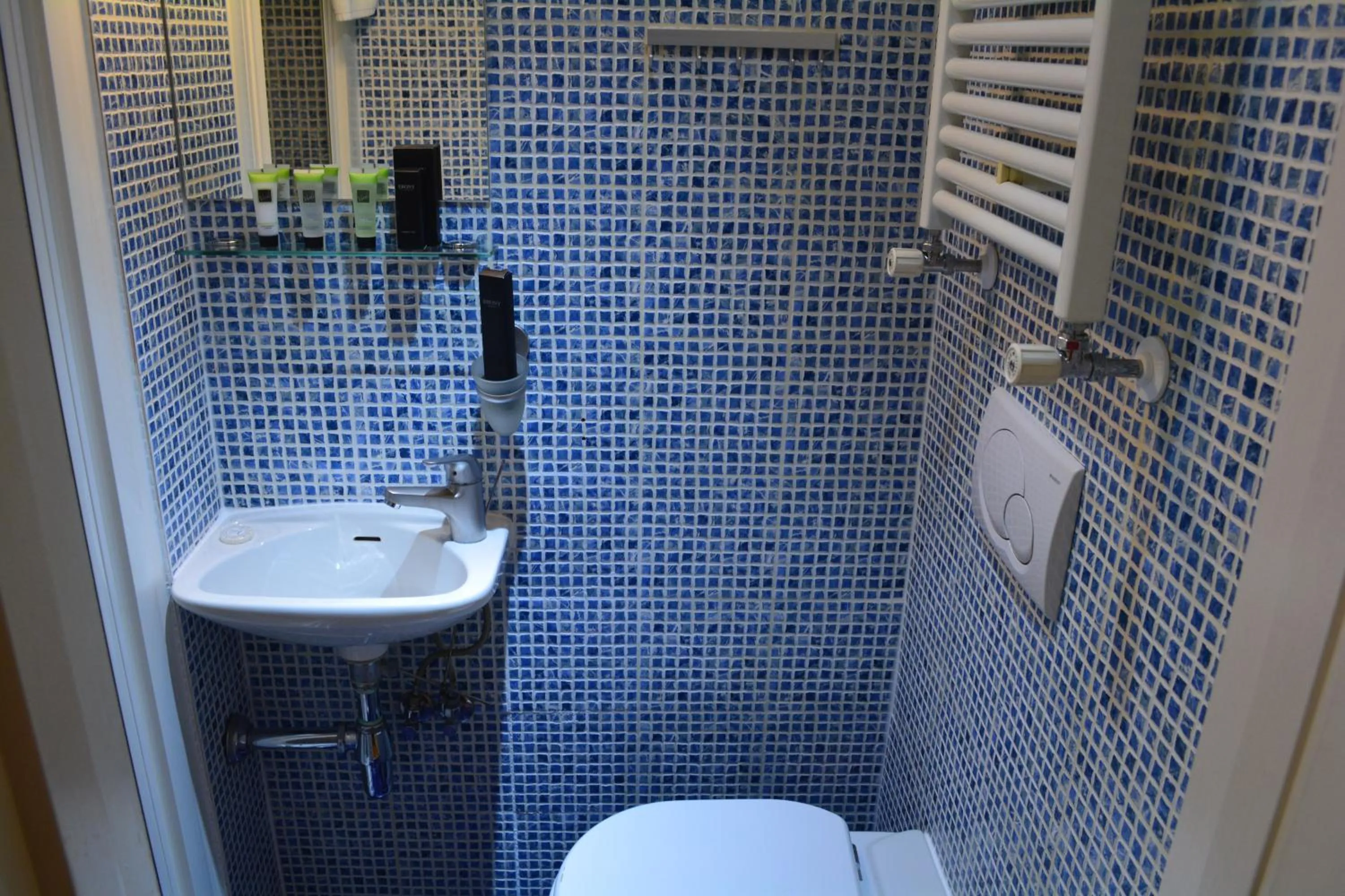 Toilet in Studios2Let - North Gower