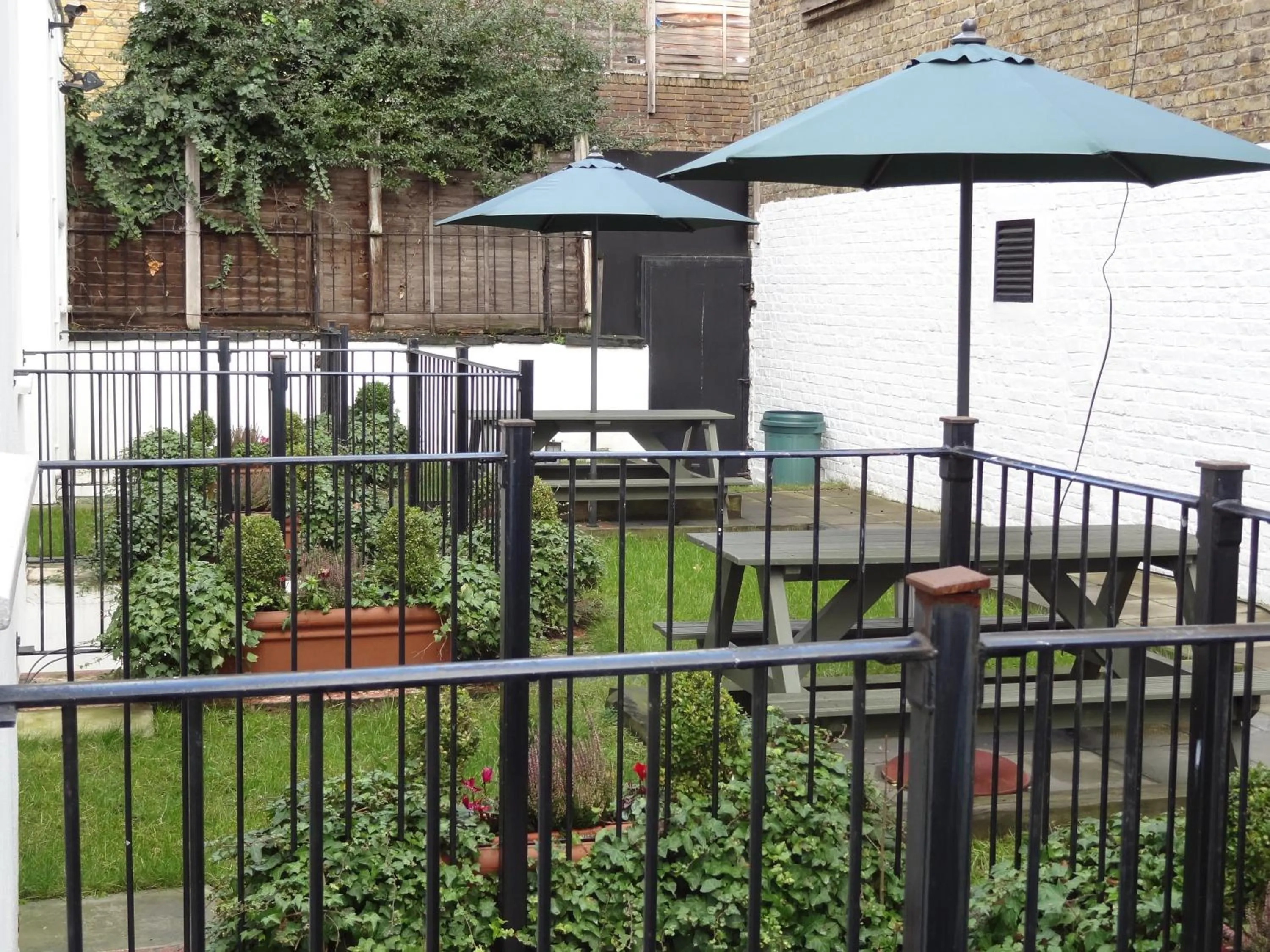 Balcony/Terrace in Studios2Let - North Gower